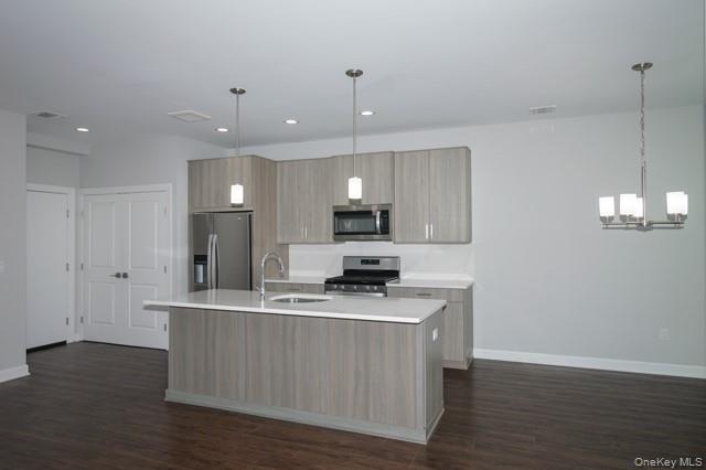 #5 photo, 198 Sutton Court, サフォーク郡 Mount Sinai , NY 11766