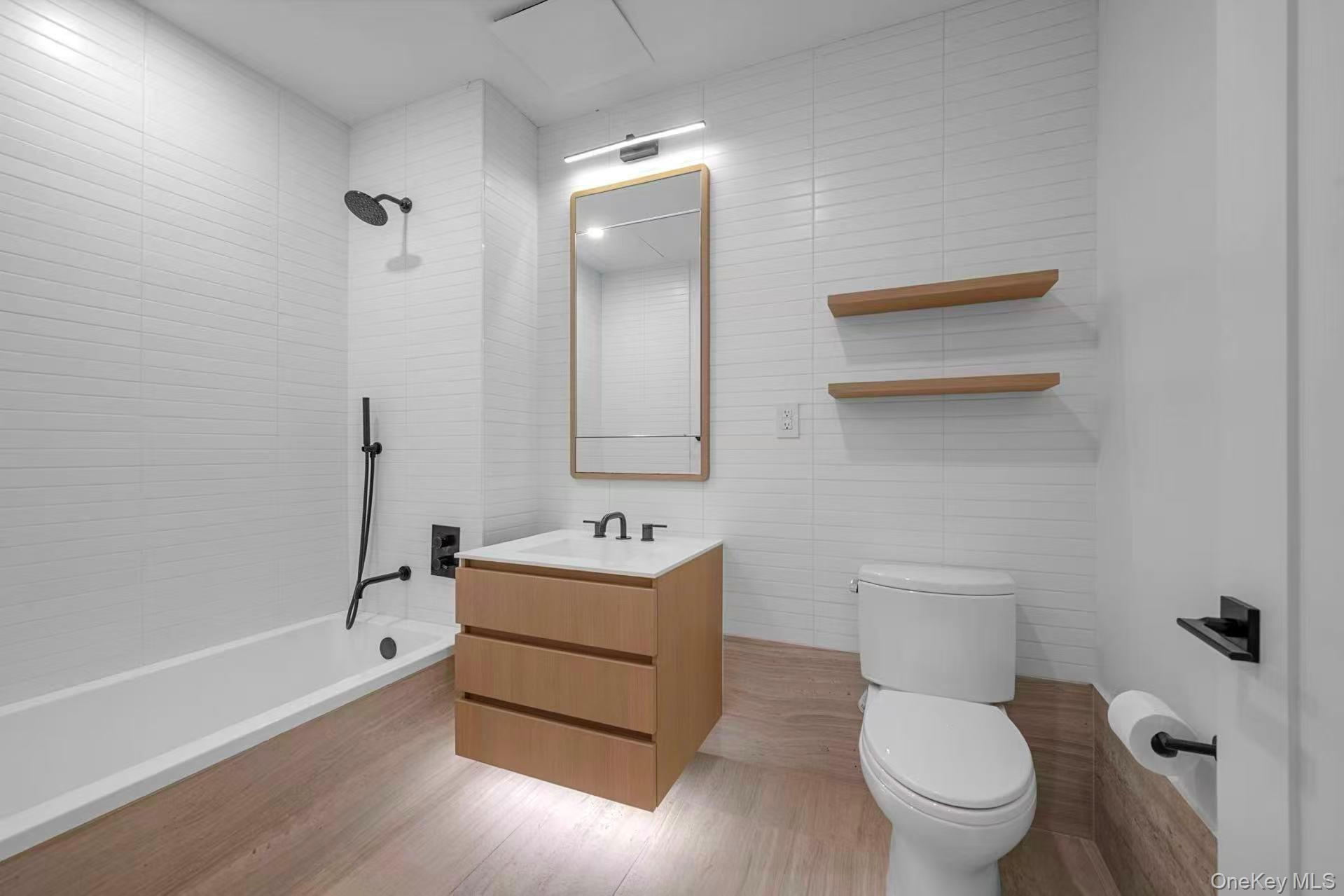 #14 photo, 5 Court Square, クイーンズ区 Long Island City , NY 11101