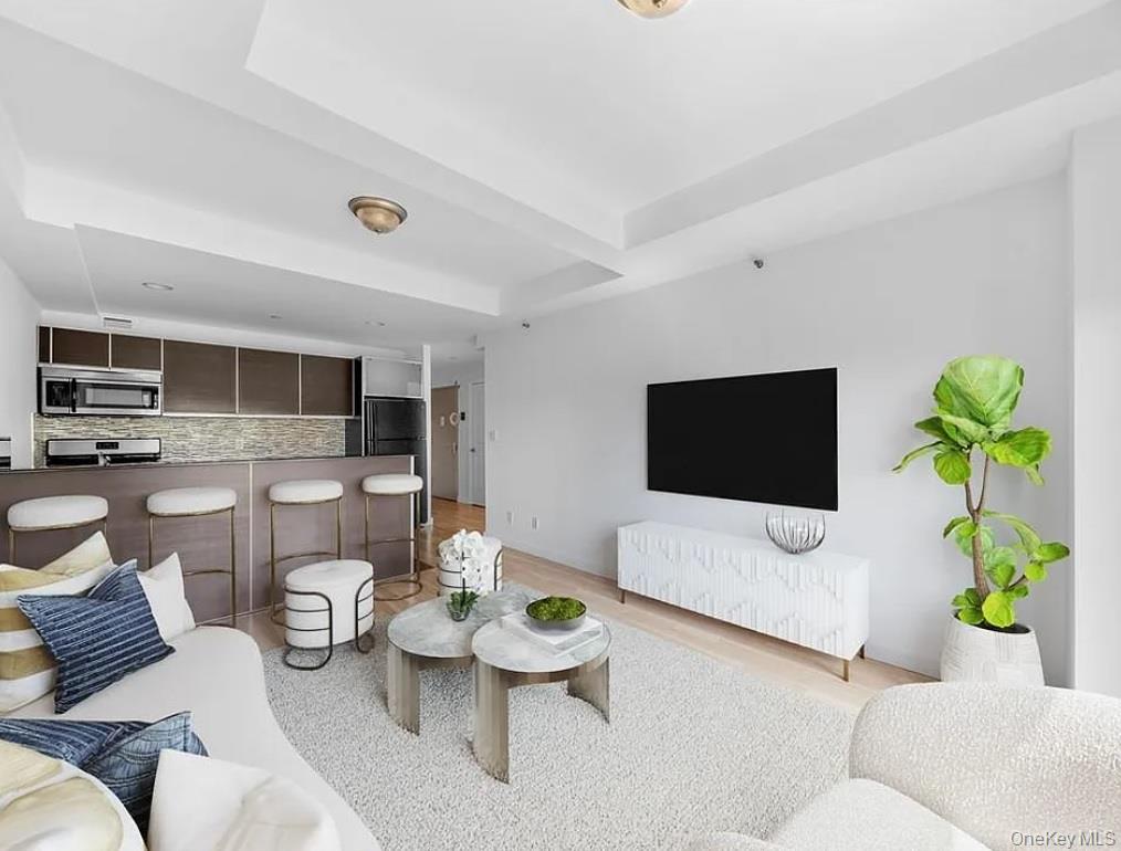 #1 photo, 143-20 Hoover Avenue, कुईंस Briarwood , NY 11435