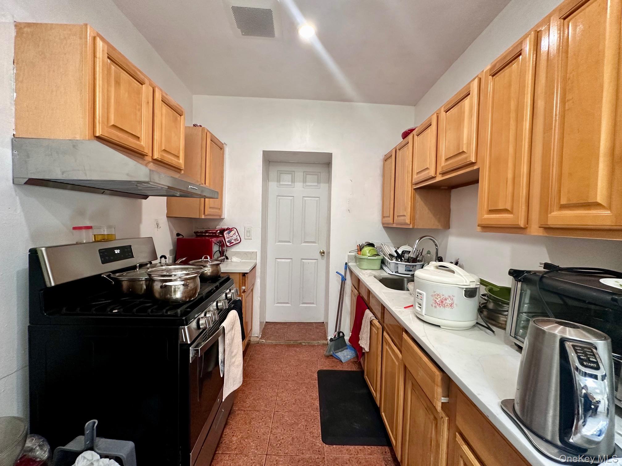 #11 photo, 4134 39th Street, クイーンズ区 Long Island City , NY 11104