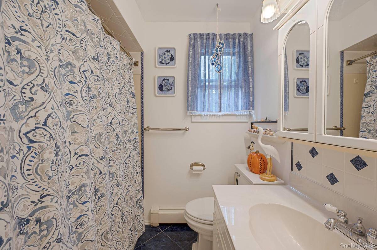 #11 photo, 63 Sherwood Drive, East Islip , NY 11730