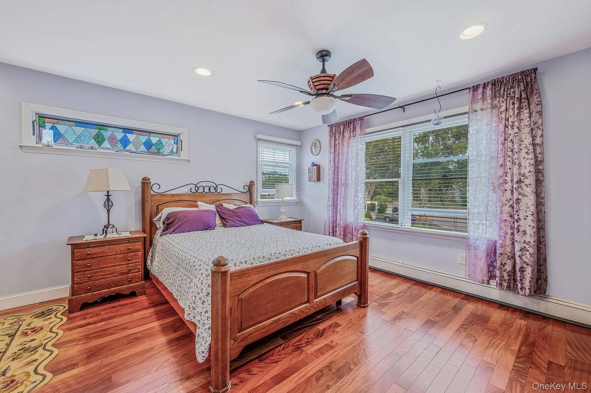 #21 photo, 63 Sherwood Drive, East Islip , NY 11730