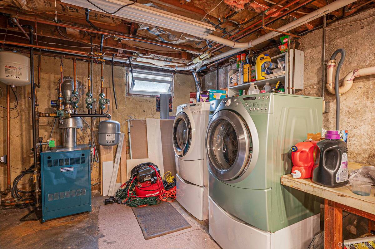 #28 photo, 63 Sherwood Drive, East Islip , NY 11730