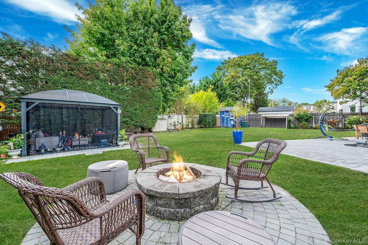 #29 photo, 63 Sherwood Drive, East Islip , NY 11730