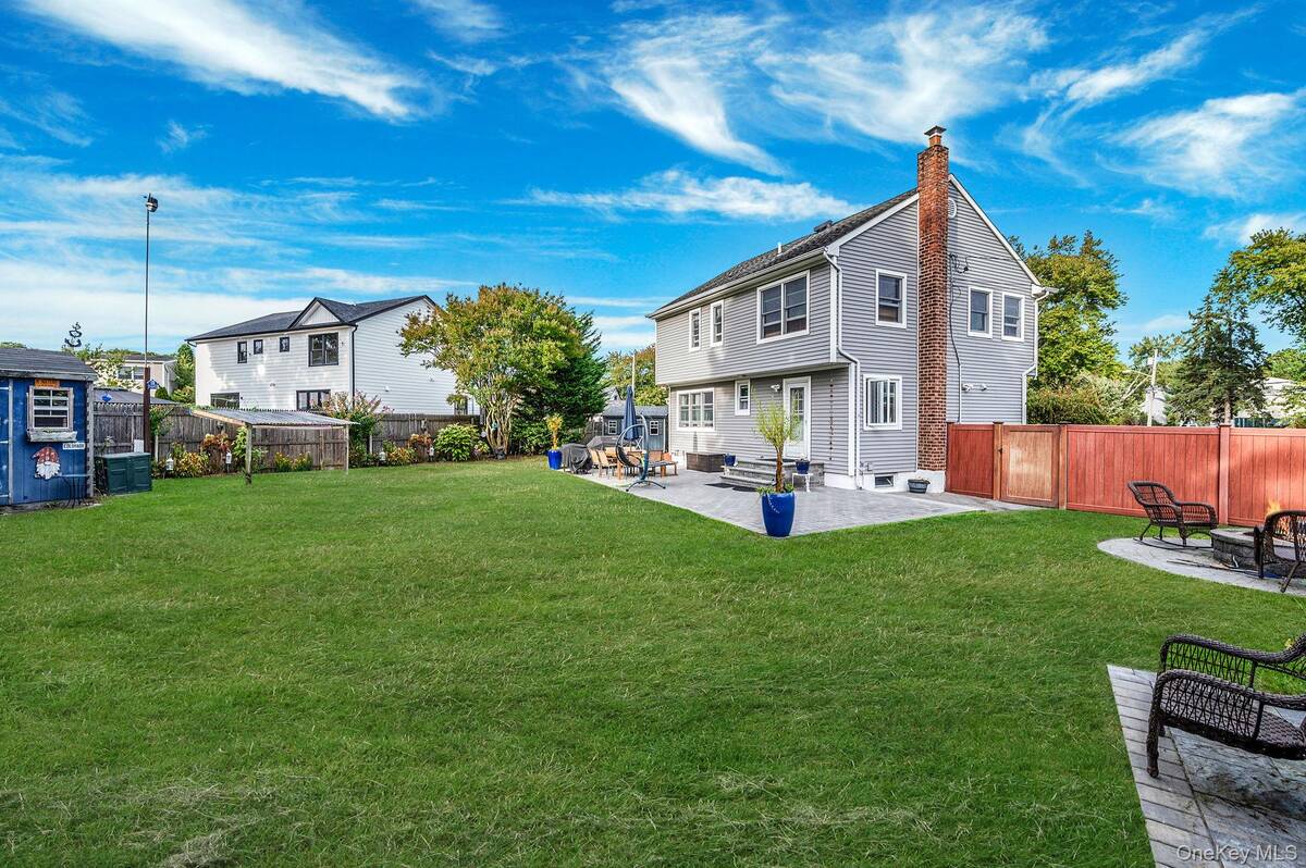 #31 photo, 63 Sherwood Drive, East Islip , NY 11730