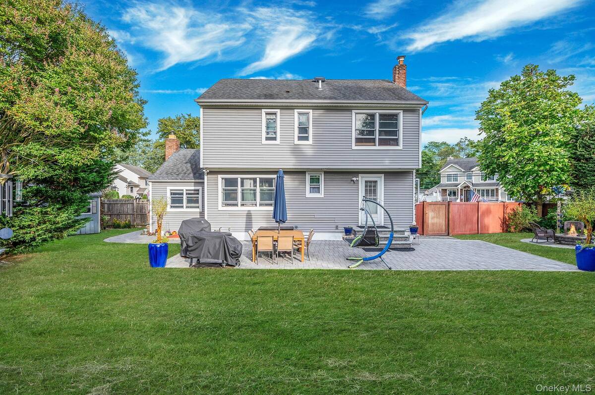 #34 photo, 63 Sherwood Drive, East Islip , NY 11730