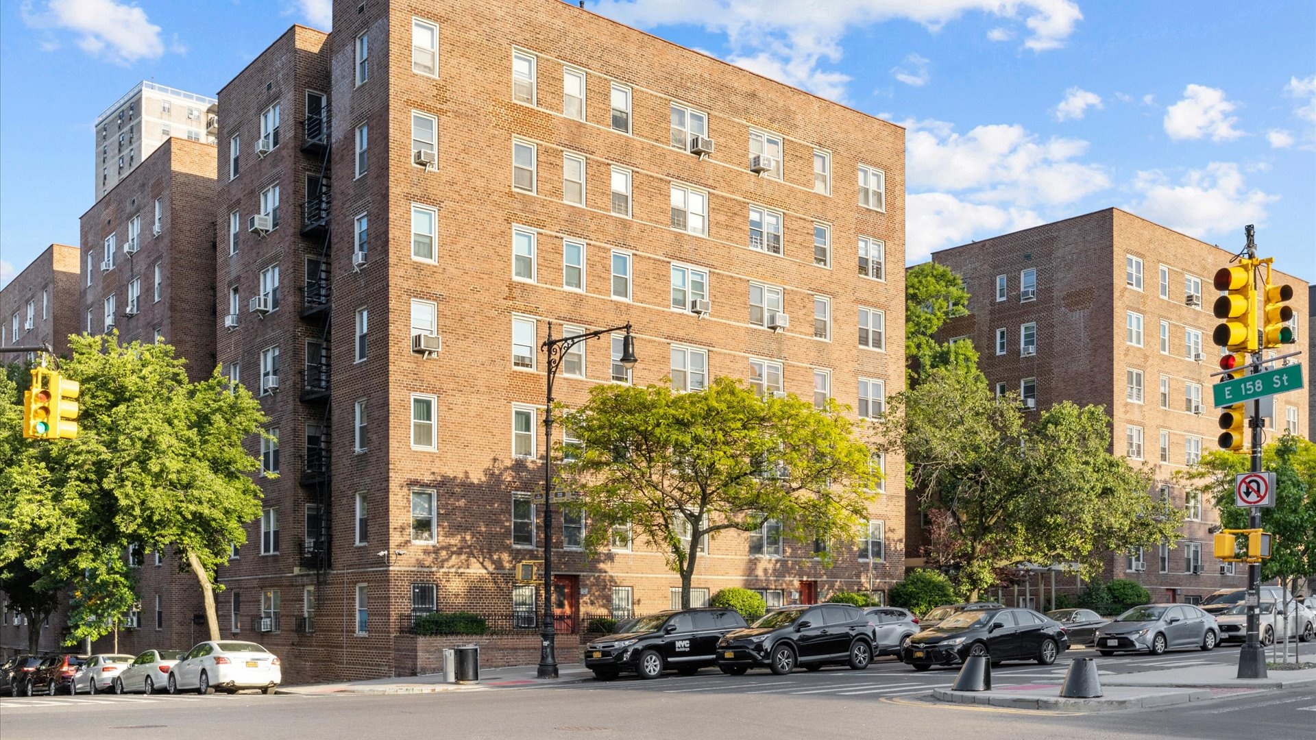 #20 photo, 800 Grand Concourse, ब्रोंक्स Concourse , NY 10451