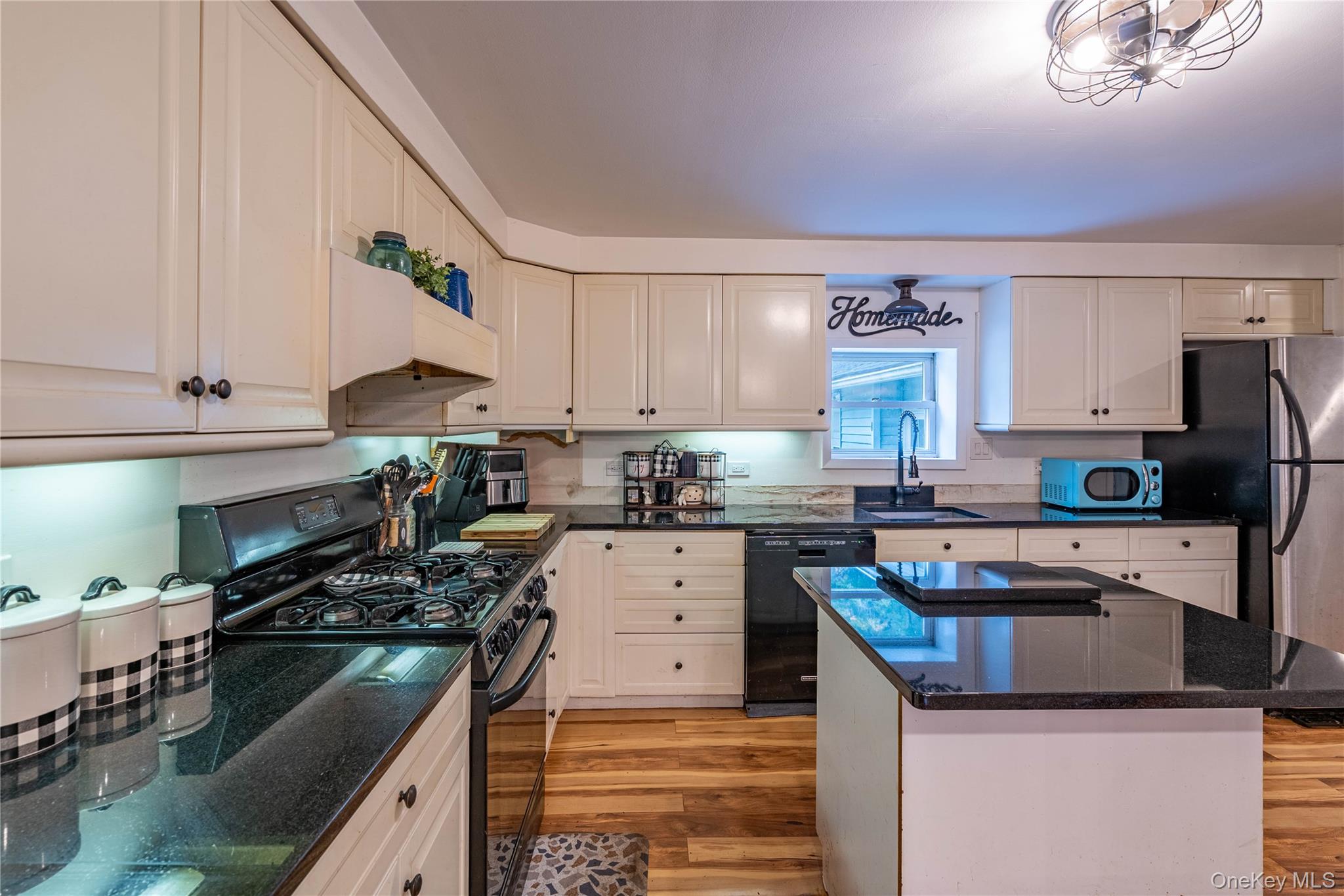 #3 photo, 8 Edwards Lane, Marlboro , NY 12547