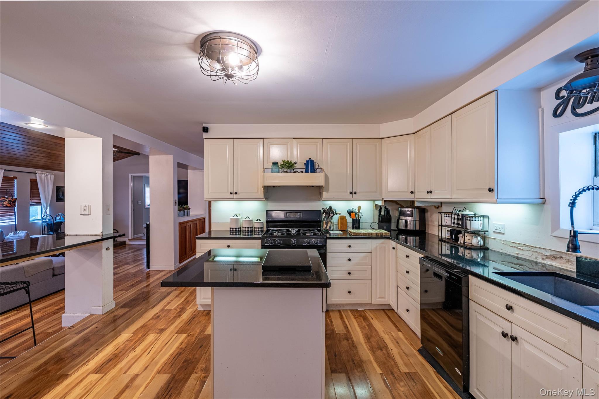 #7 photo, 8 Edwards Lane, Marlboro , NY 12547