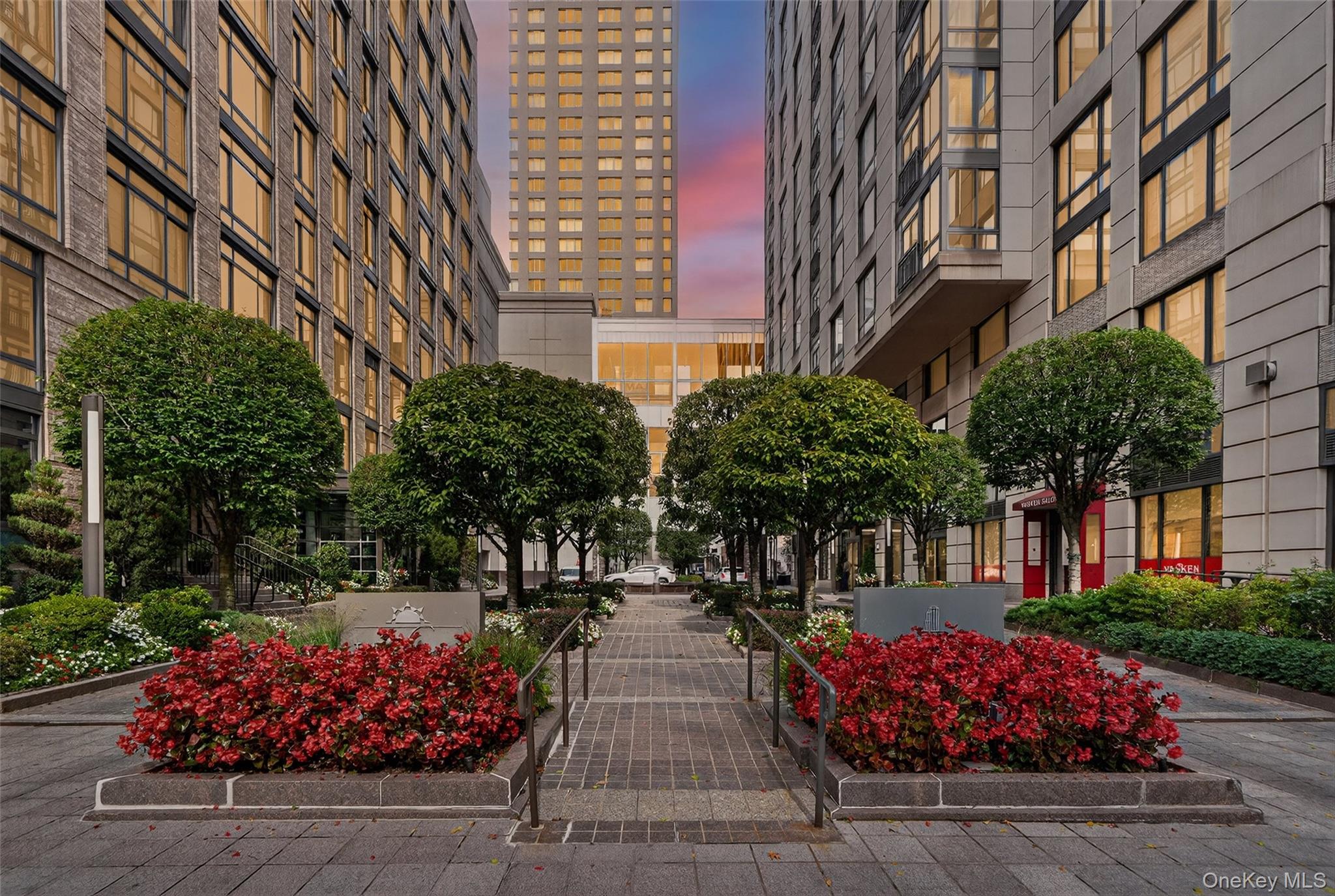 #1 photo, 25 City Place, White Plains , NY 10601