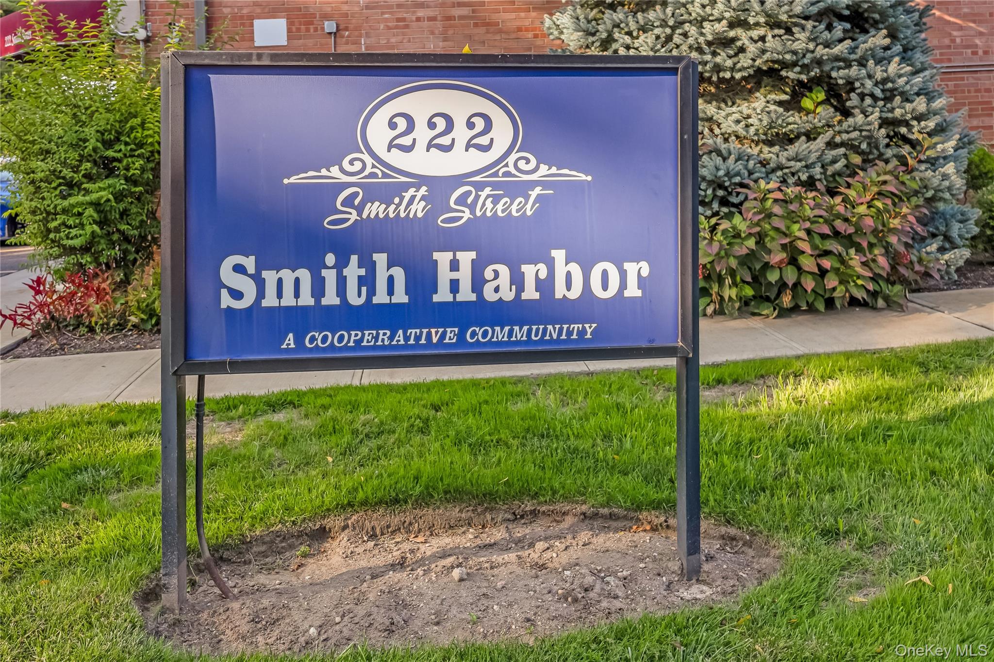 #1 photo, 222 Smith Street, ناسو Freeport , NY 11520