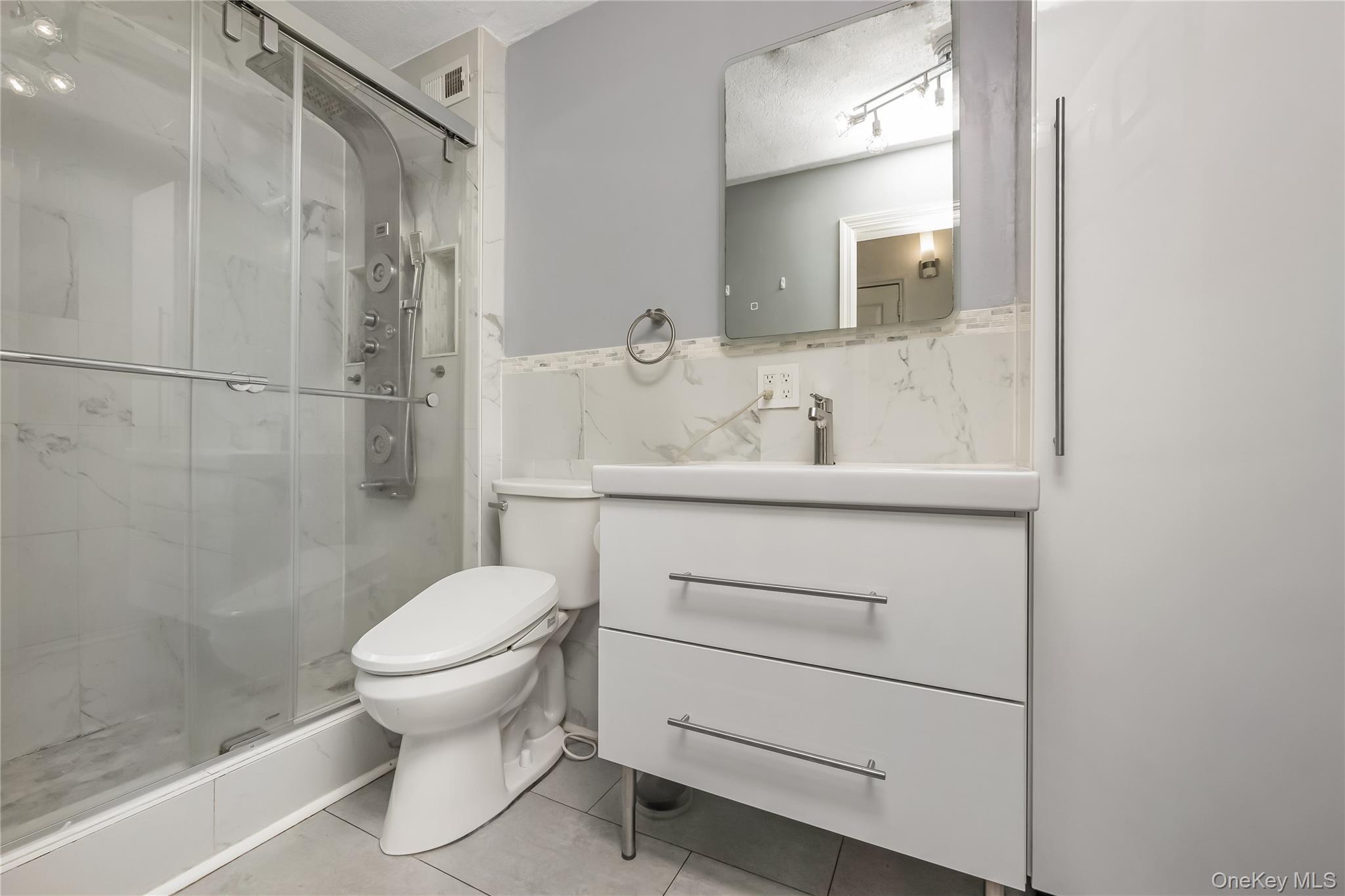 #10 photo, 222 Smith Street, ناسو Freeport , NY 11520