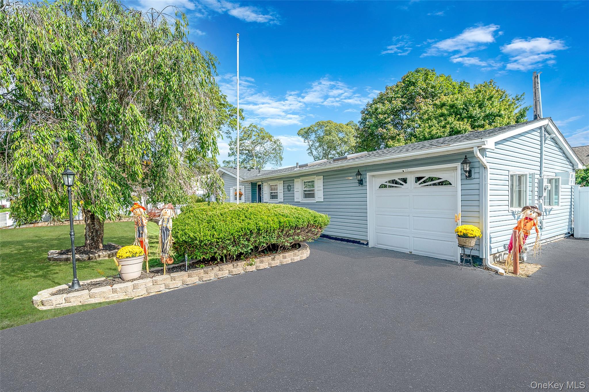 #3 photo, 163 Smith Avenue, Holbrook , NY 11741