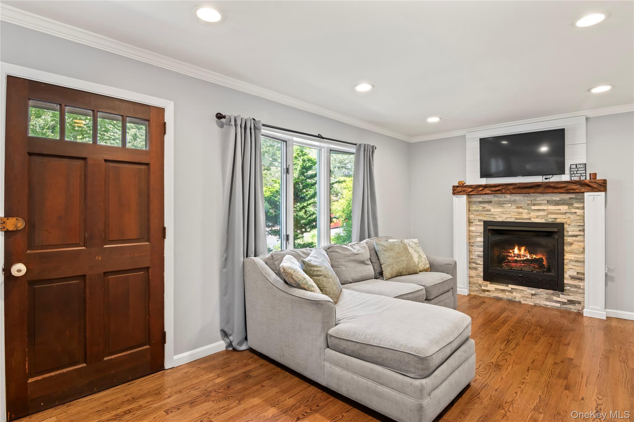 #3 photo, 7 Dillmont Drive, Smithtown , NY 11787