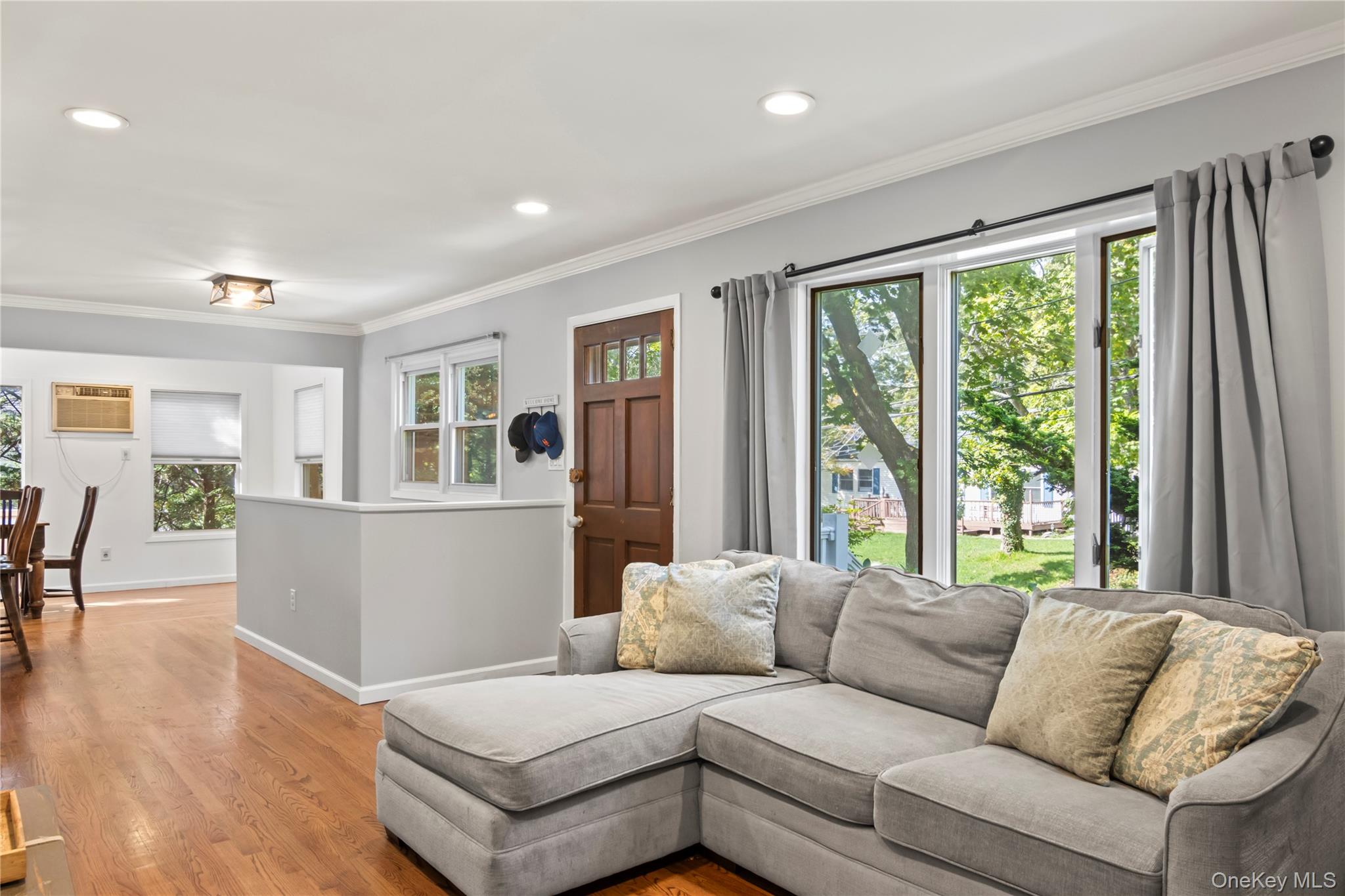 #4 photo, 7 Dillmont Drive, Smithtown , NY 11787