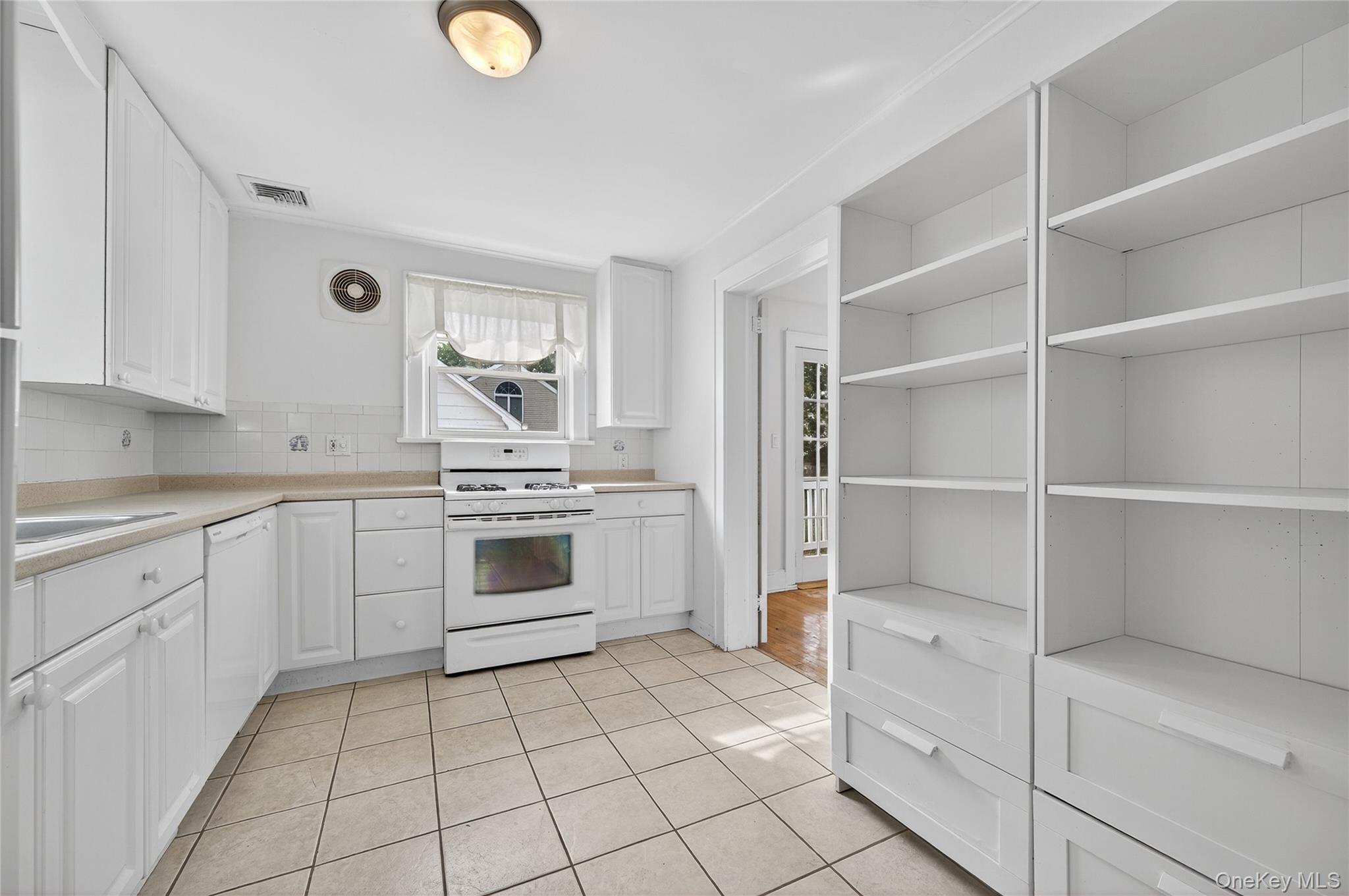 #16 photo, 70 Highland Avenue, Port Washington , NY 11050