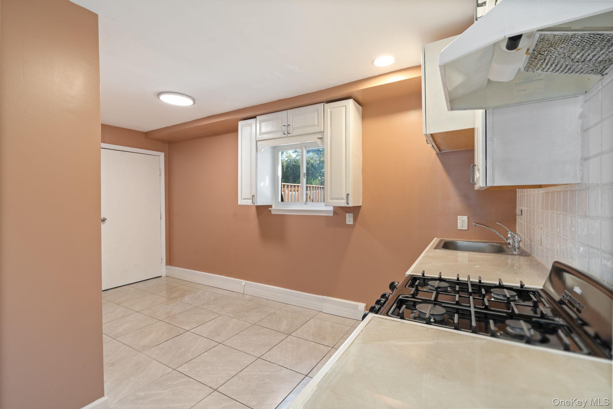 #11 photo, 1040 Donna Court, Baldwin , NY 11510