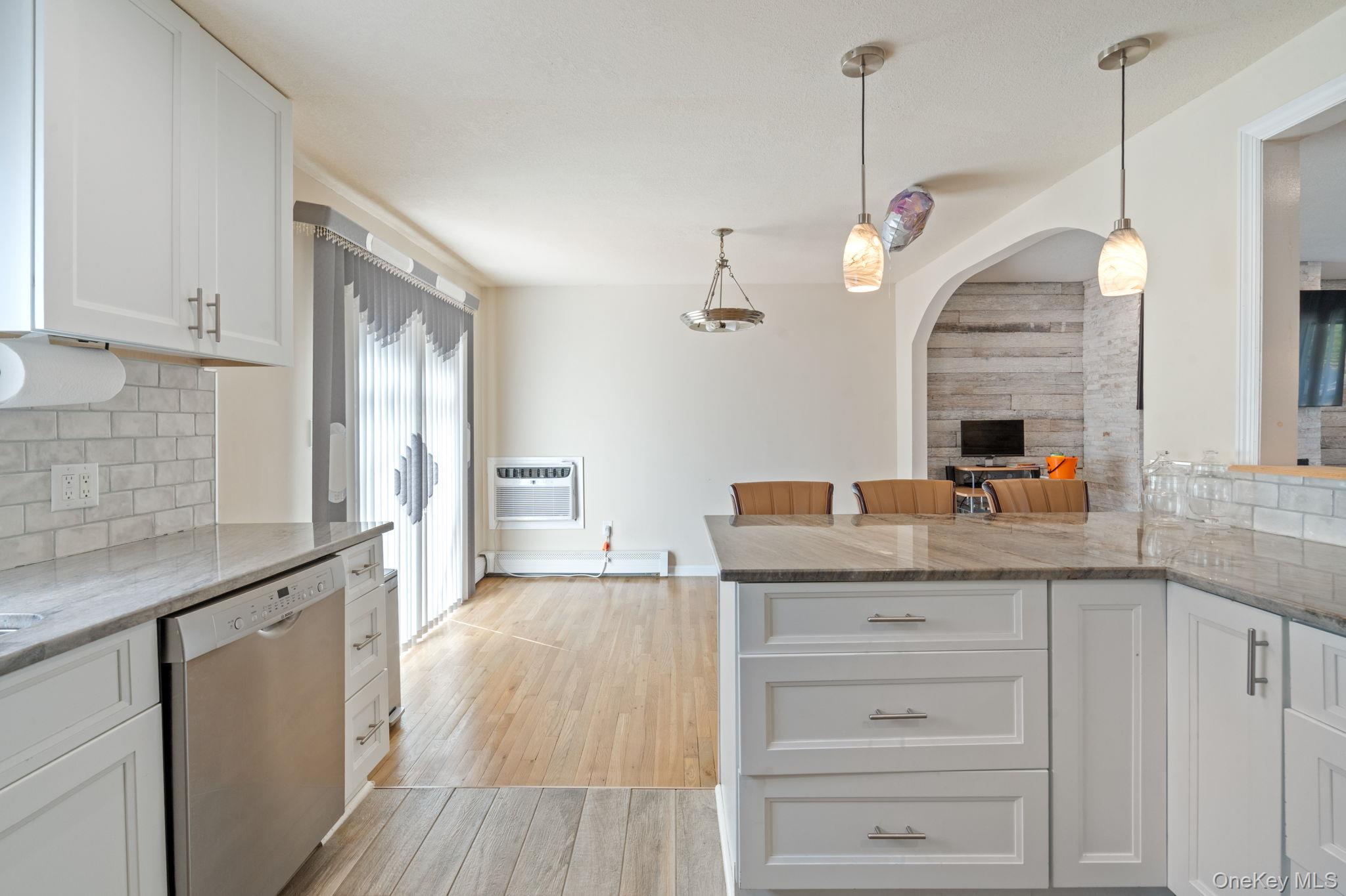 #19 photo, 1040 Donna Court, Baldwin , NY 11510