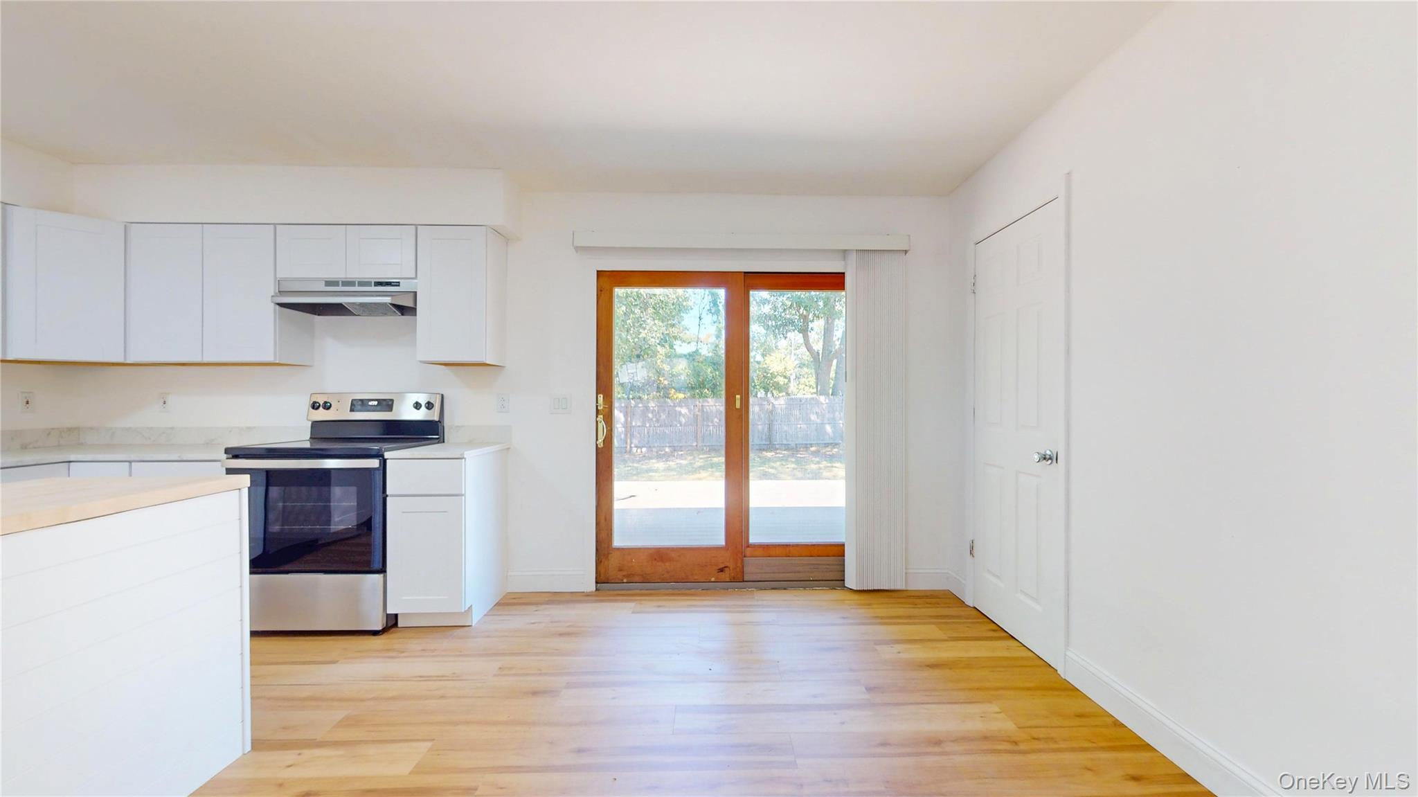 #8 photo, 9 Brushwood Drive, Shirley , NY 11967