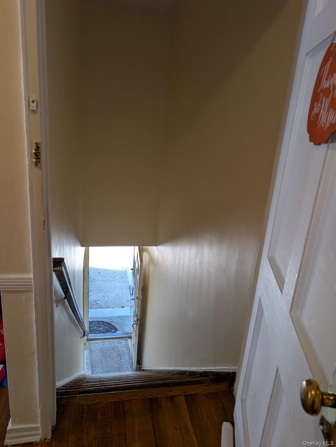 #5 photo, 75-40 197th Street, Fresh Meadows , NY 11366