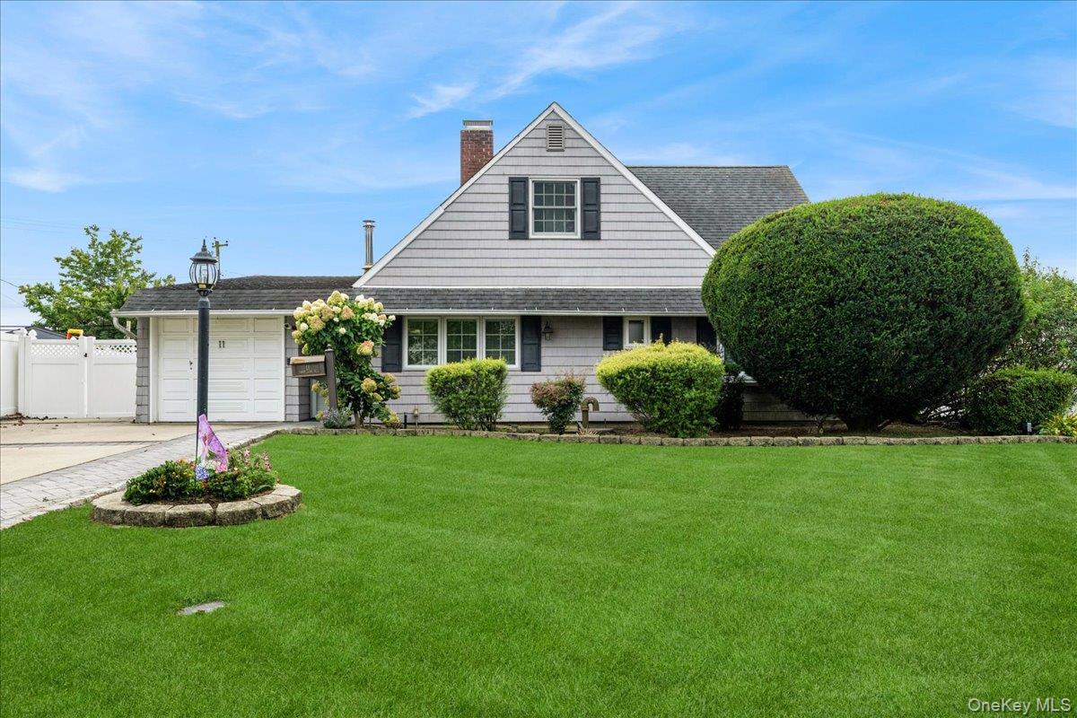 #1 photo, 11 Tardy Lane, Wantagh , NY 11793