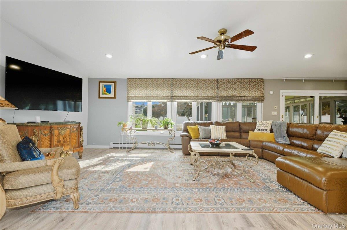 #13 photo, 11 Tardy Lane, Wantagh , NY 11793