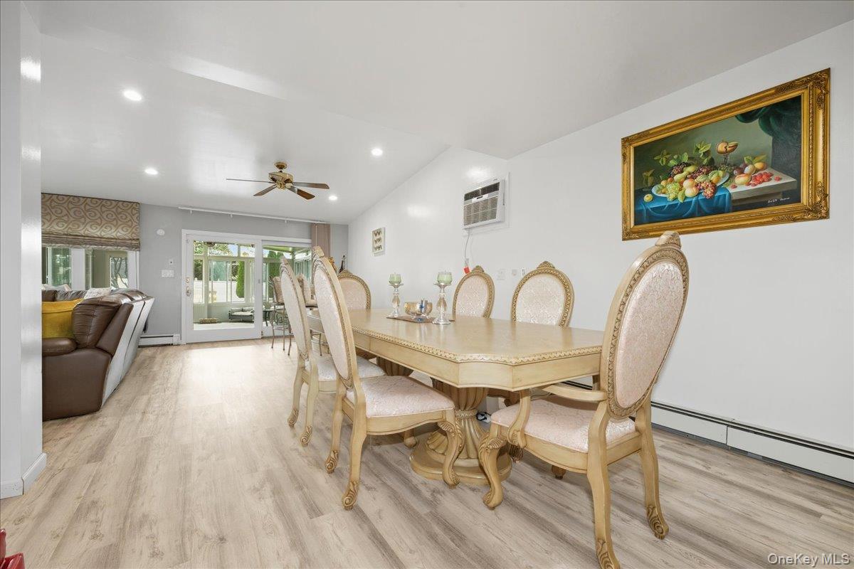 #17 photo, 11 Tardy Lane, Wantagh , NY 11793