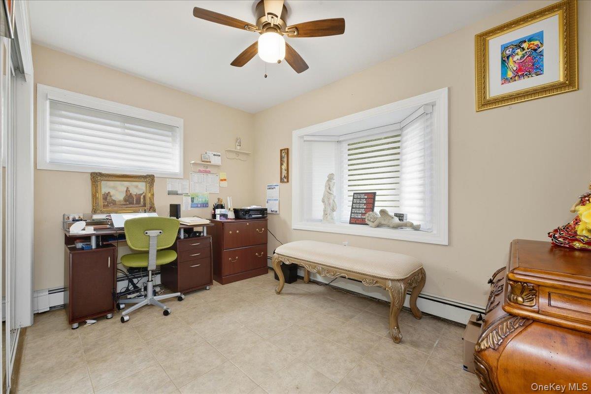 #20 photo, 11 Tardy Lane, Wantagh , NY 11793