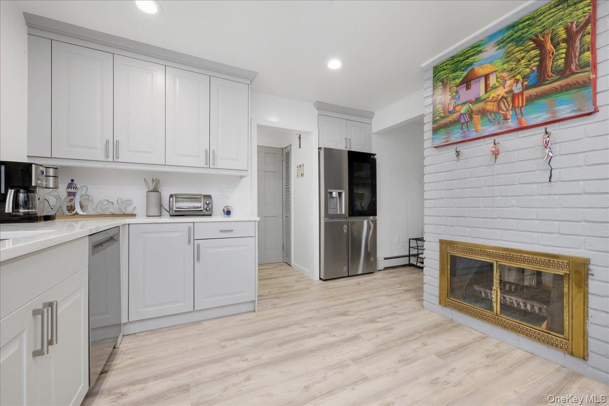 #7 photo, 11 Tardy Lane, Wantagh , NY 11793