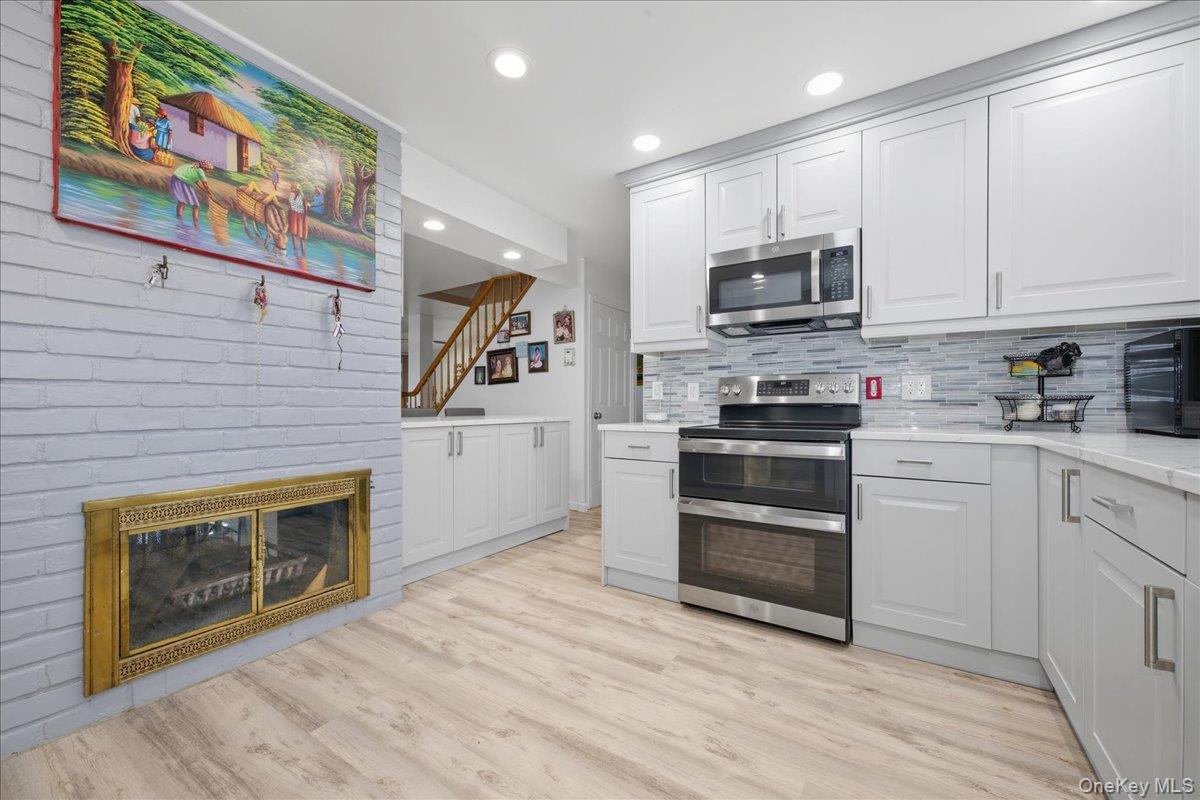 #8 photo, 11 Tardy Lane, Wantagh , NY 11793