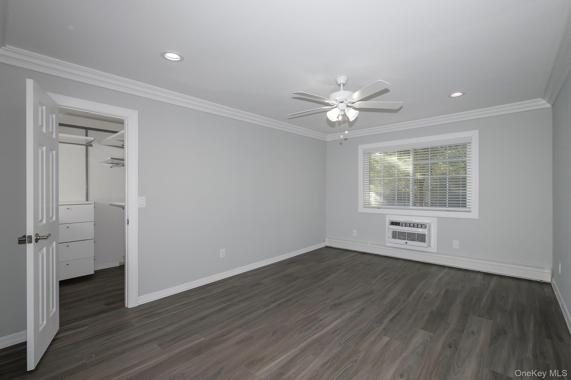 #9 photo, 51 Cassa Loop, Holtsville , NY 11742