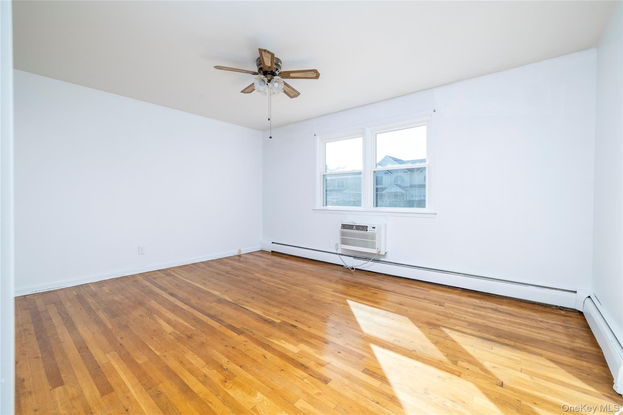 #8 photo, 4030 Jerusalem Ave., ナッソー郡 Seaford , NY 11783