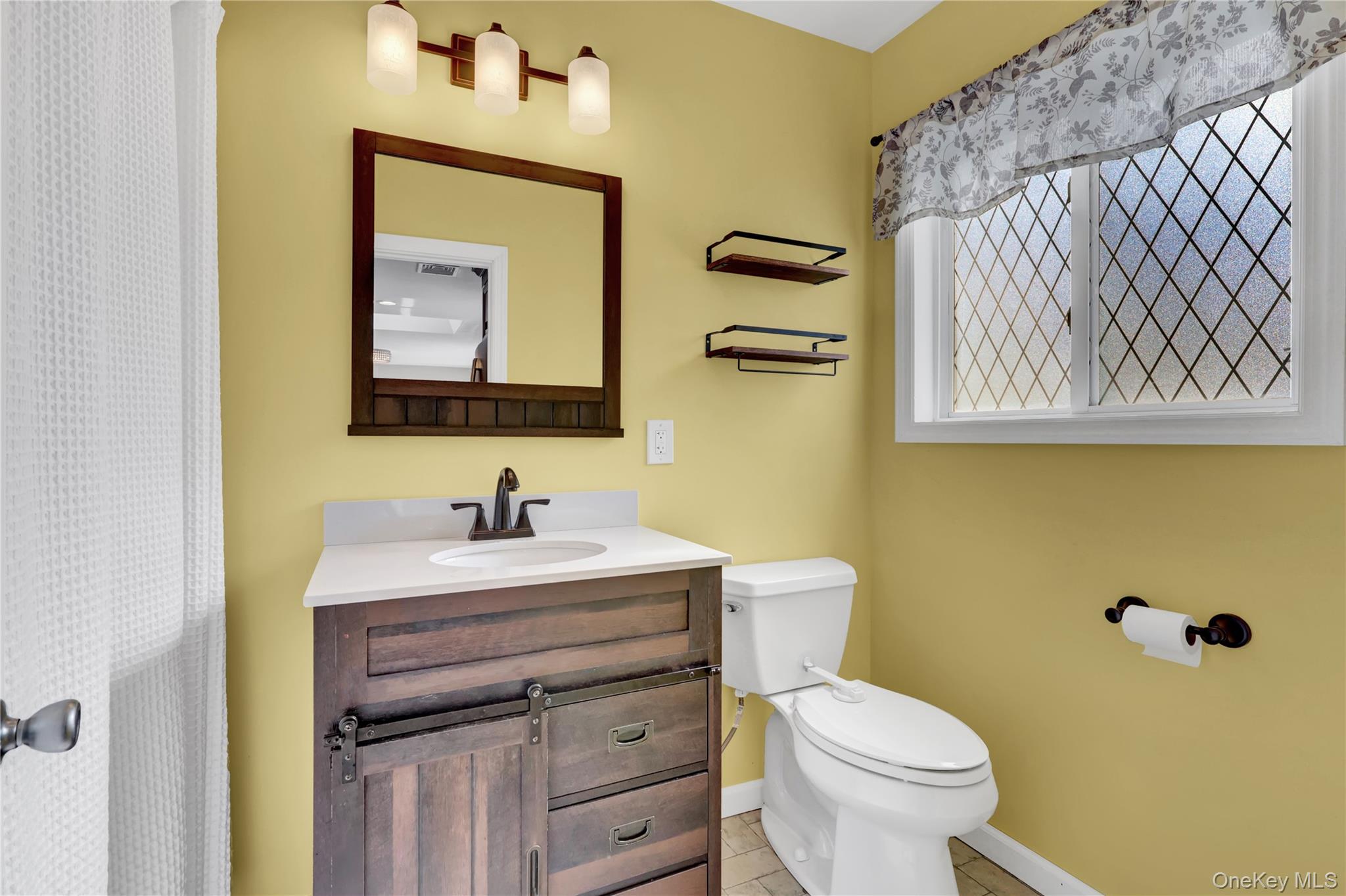 #12 photo, 590 Whiskey Road, サフォーク郡 Ridge , NY 11961