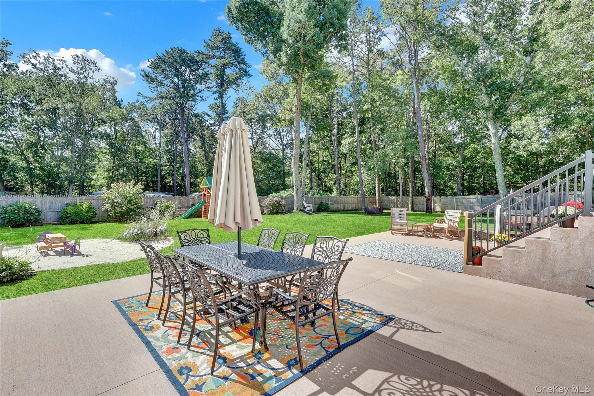 #13 photo, 590 Whiskey Road, サフォーク郡 Ridge , NY 11961