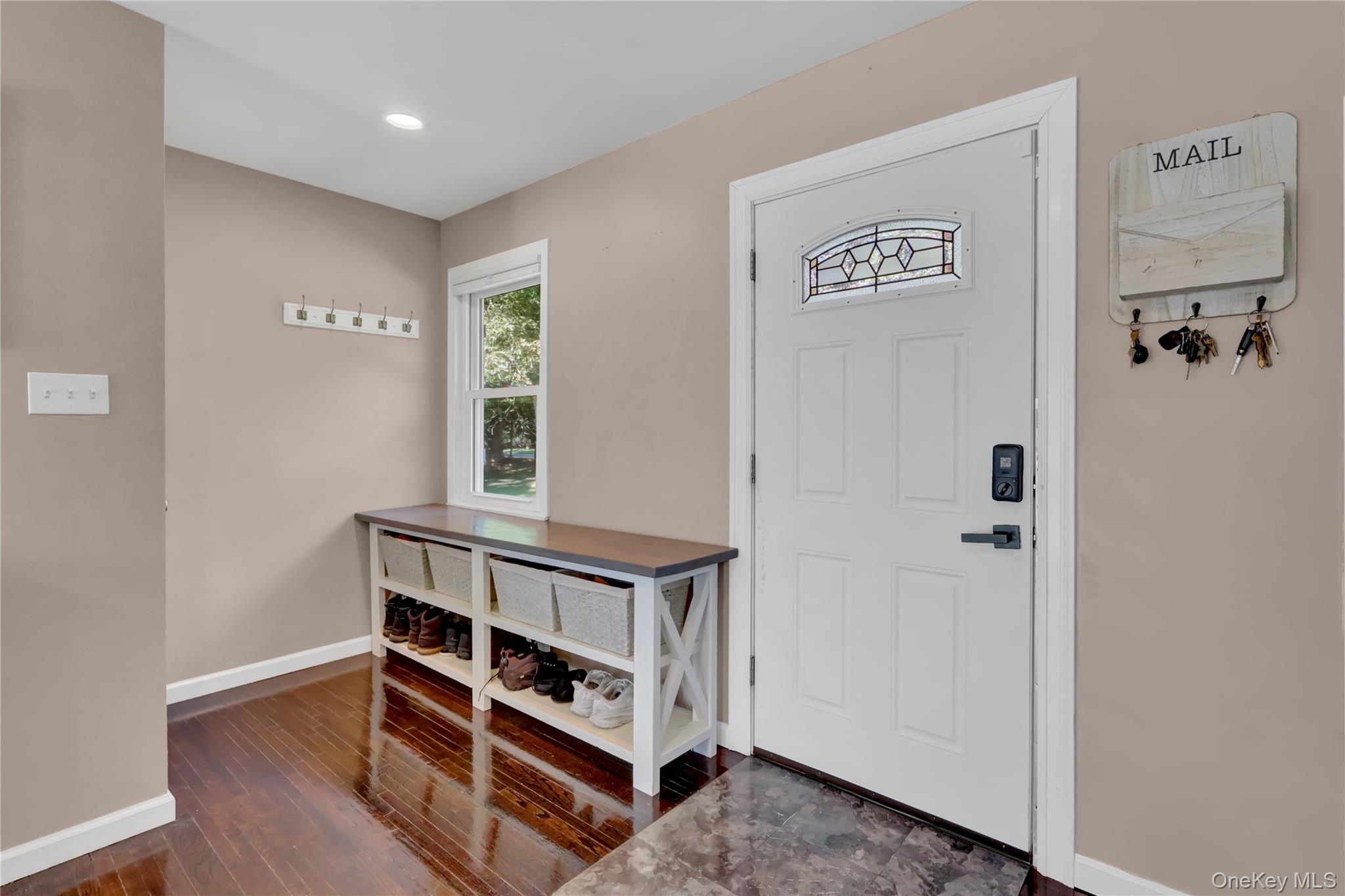 #3 photo, 590 Whiskey Road, サフォーク郡 Ridge , NY 11961