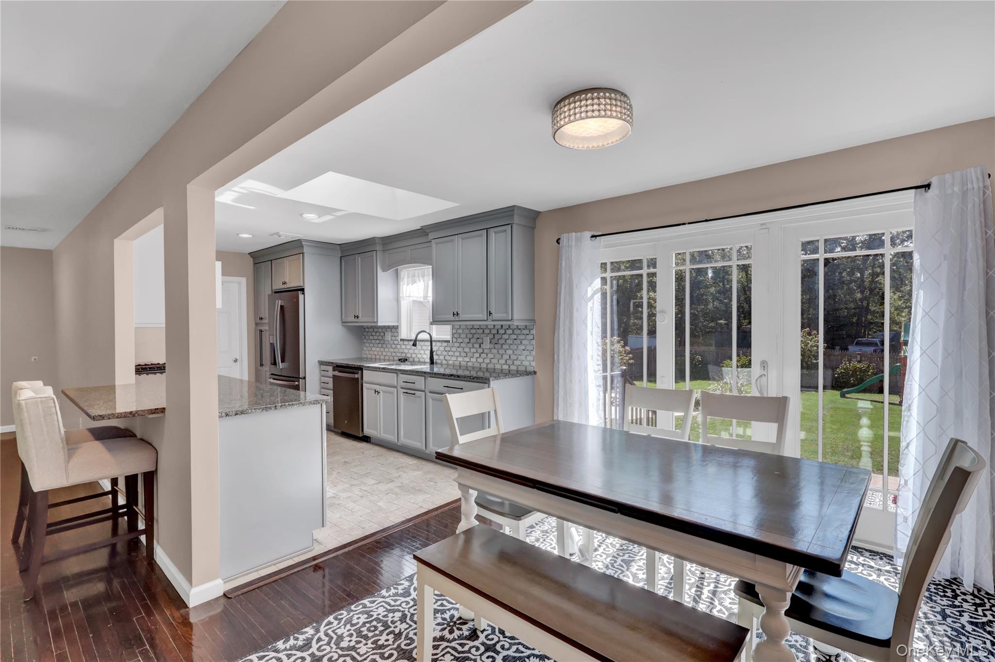 #6 photo, 590 Whiskey Road, サフォーク郡 Ridge , NY 11961