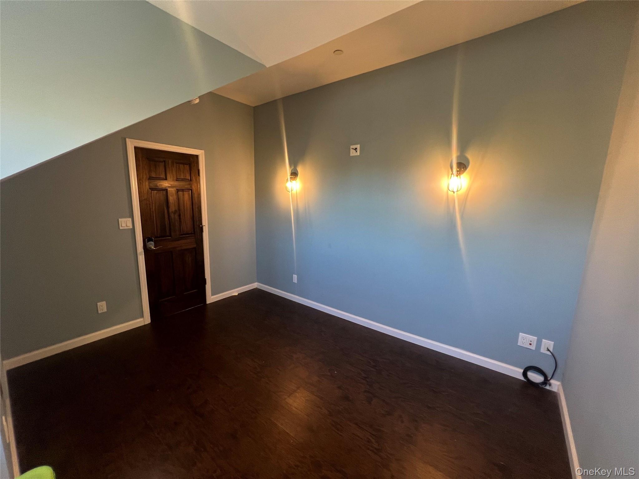 #1 photo, 5720 Old Sunrise Highway, ナッソー郡 Massapequa , NY 11758