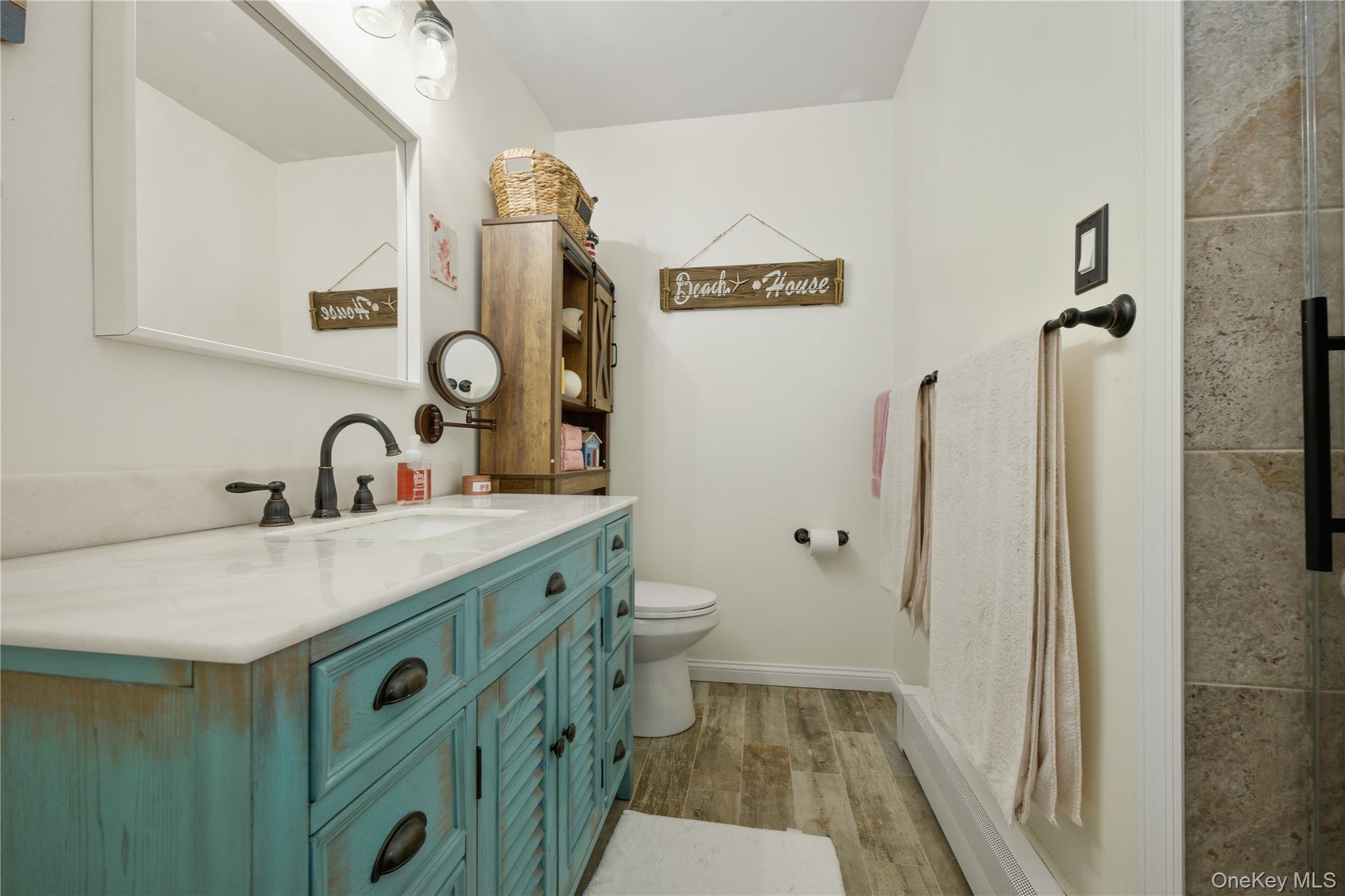 #14 photo, 11 Glen Hollow Drive, Holtsville , NY 11742