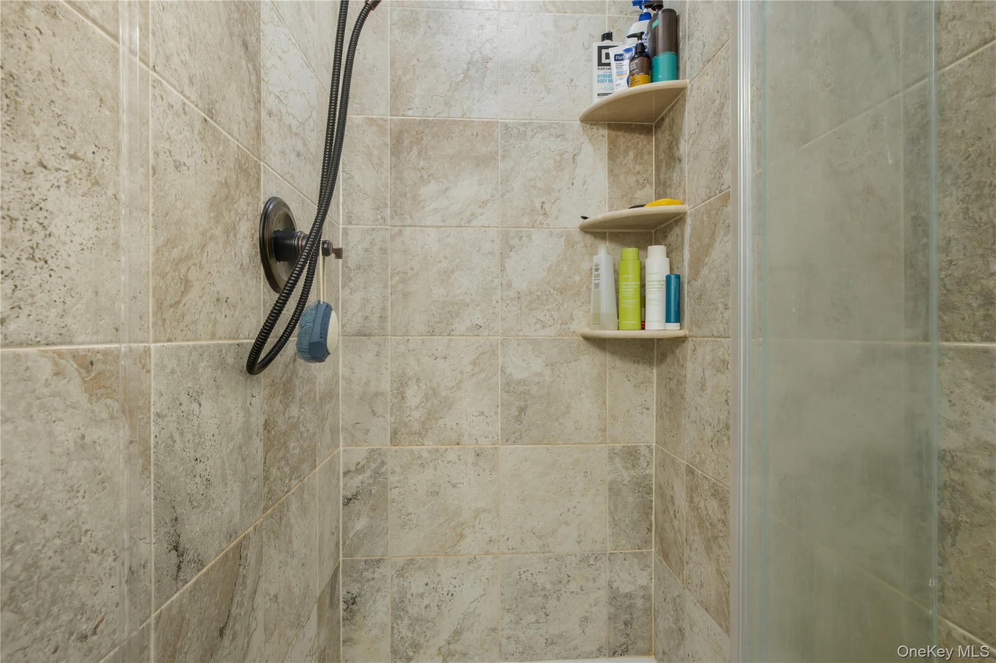 #15 photo, 11 Glen Hollow Drive, Holtsville , NY 11742