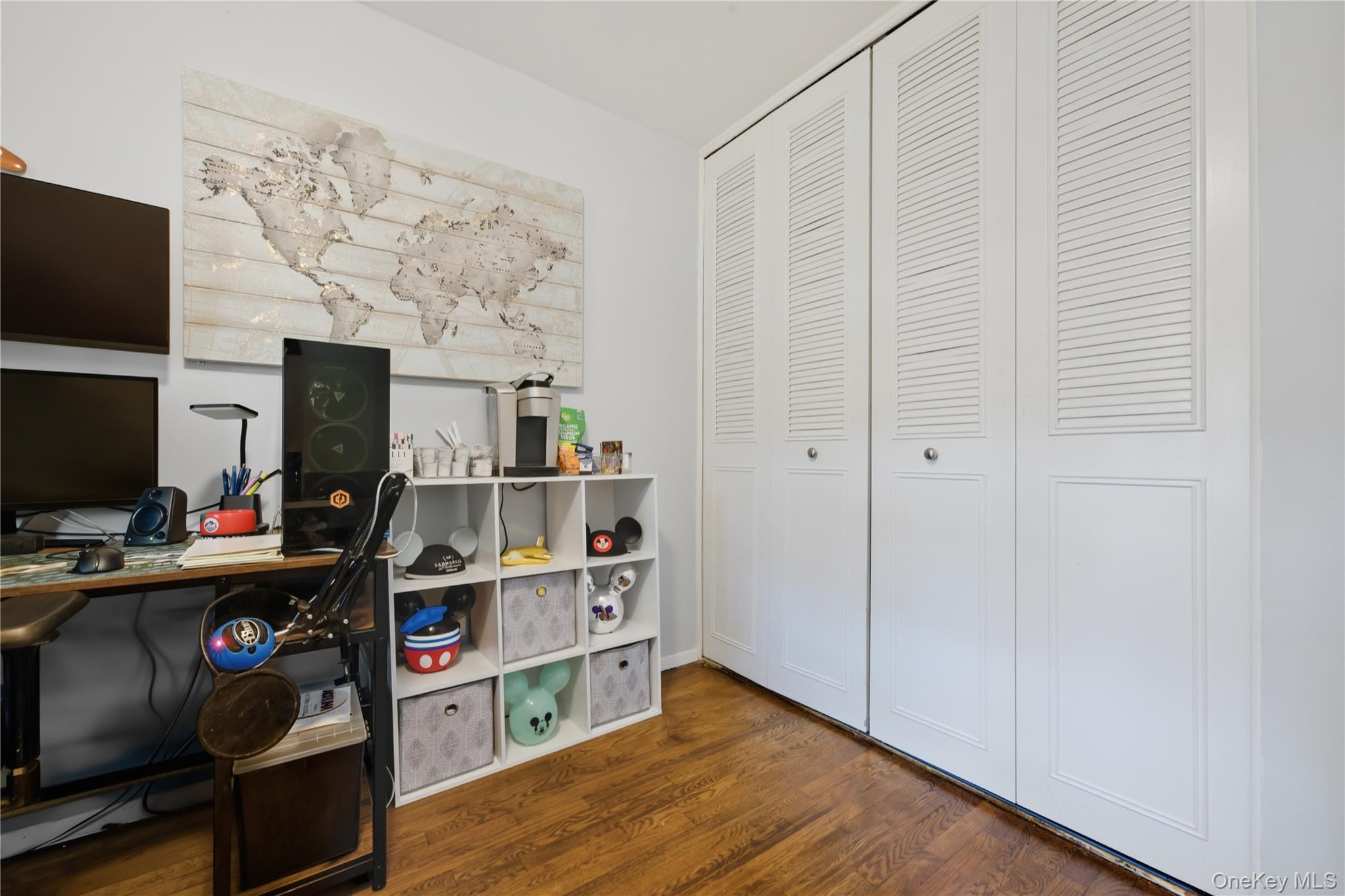 #19 photo, 11 Glen Hollow Drive, Holtsville , NY 11742