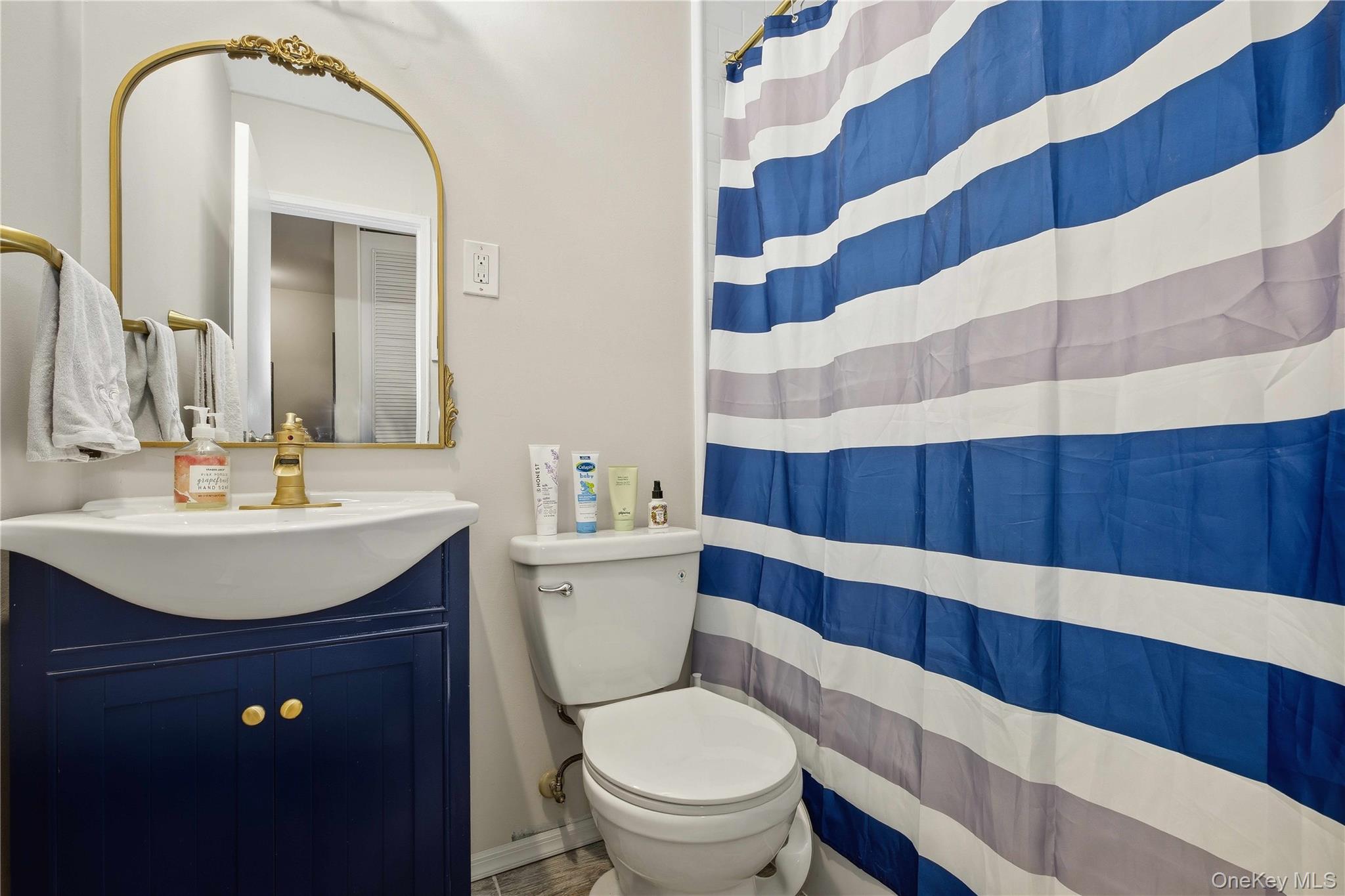 #20 photo, 11 Glen Hollow Drive, Holtsville , NY 11742