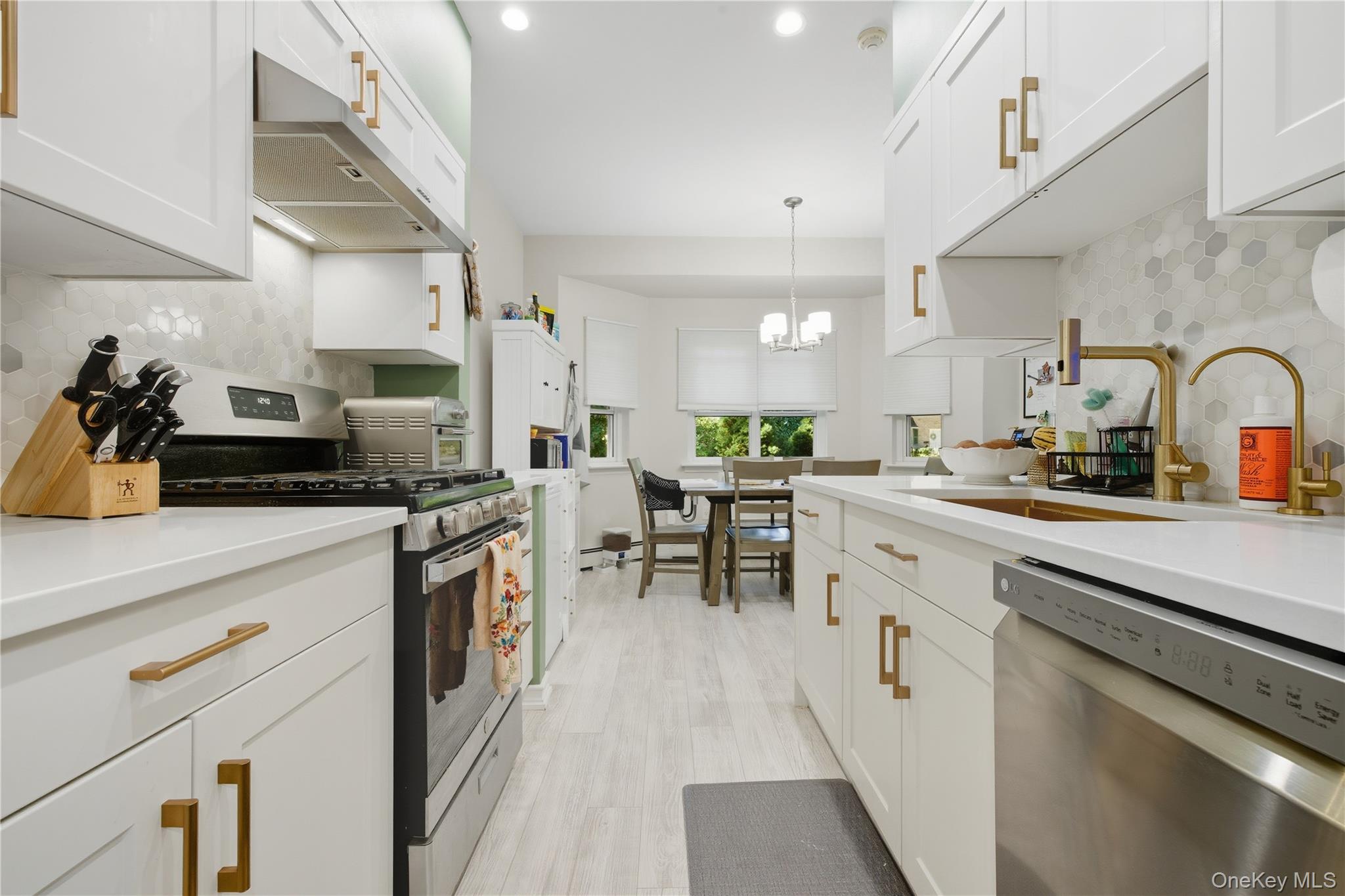 #5 photo, 11 Glen Hollow Drive, Holtsville , NY 11742