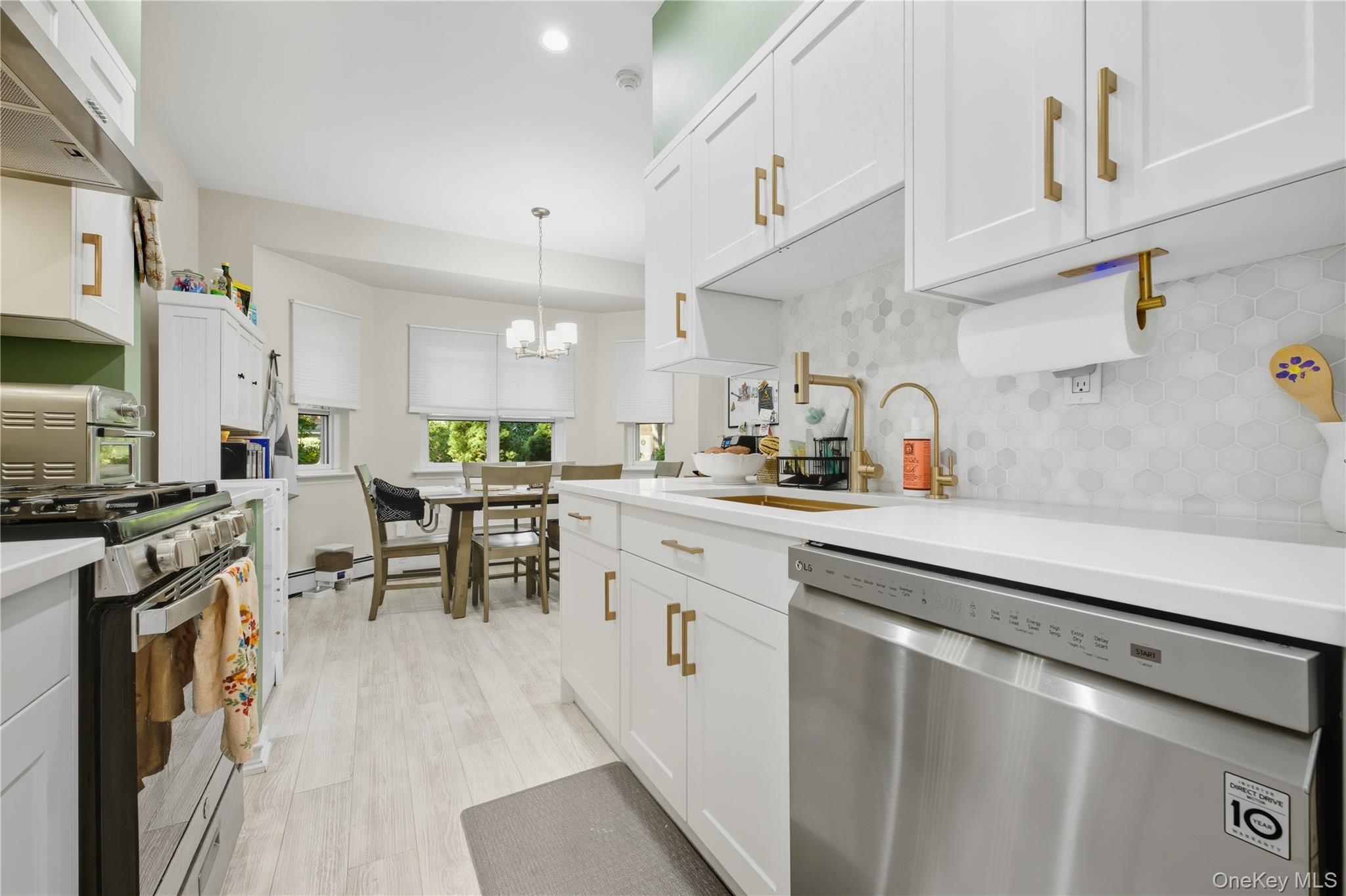 #6 photo, 11 Glen Hollow Drive, Holtsville , NY 11742