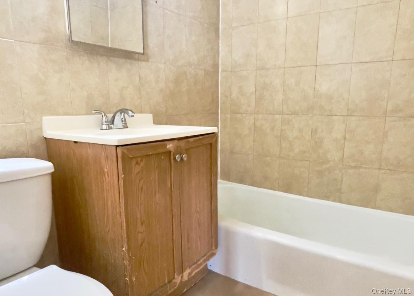 #11 photo, 84-70 129th Street, クイーンズ区 Kew Gardens , NY 11415