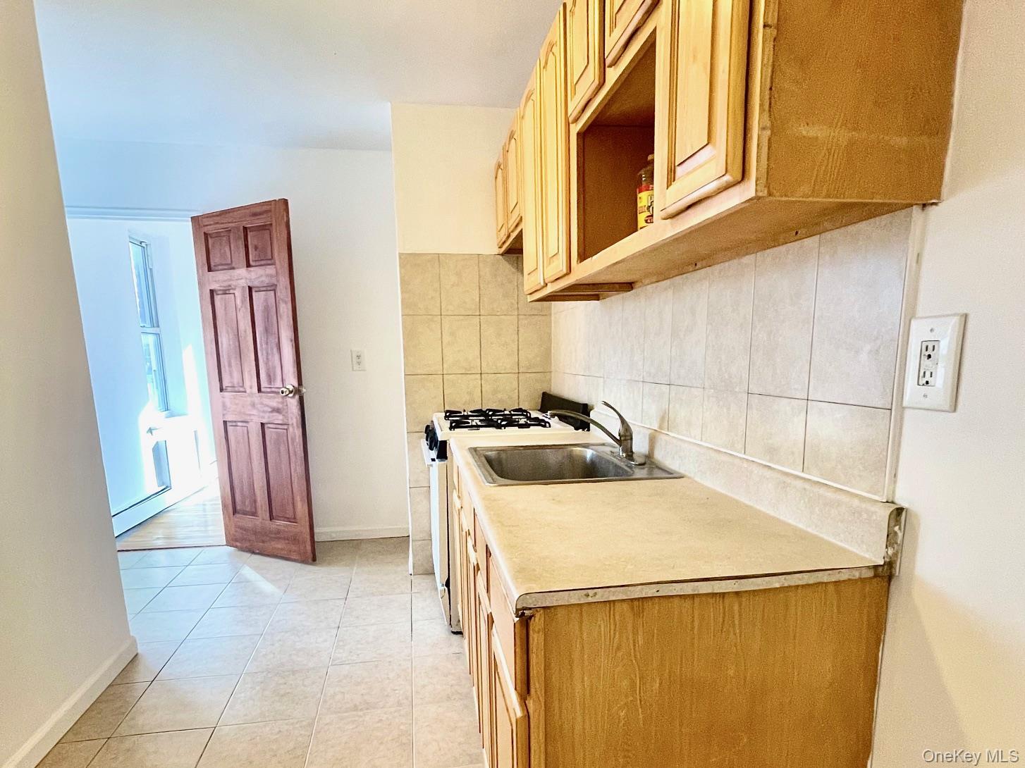 #7 photo, 84-70 129th Street, クイーンズ区 Kew Gardens , NY 11415