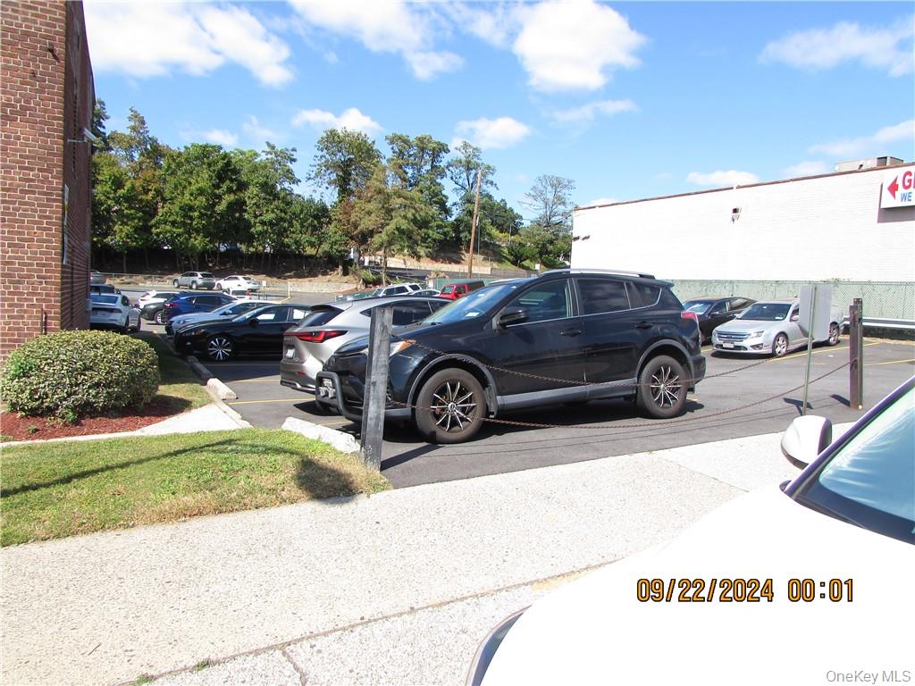 #16 photo, 1561 Central Park Ave, Yonkers , NY 10710