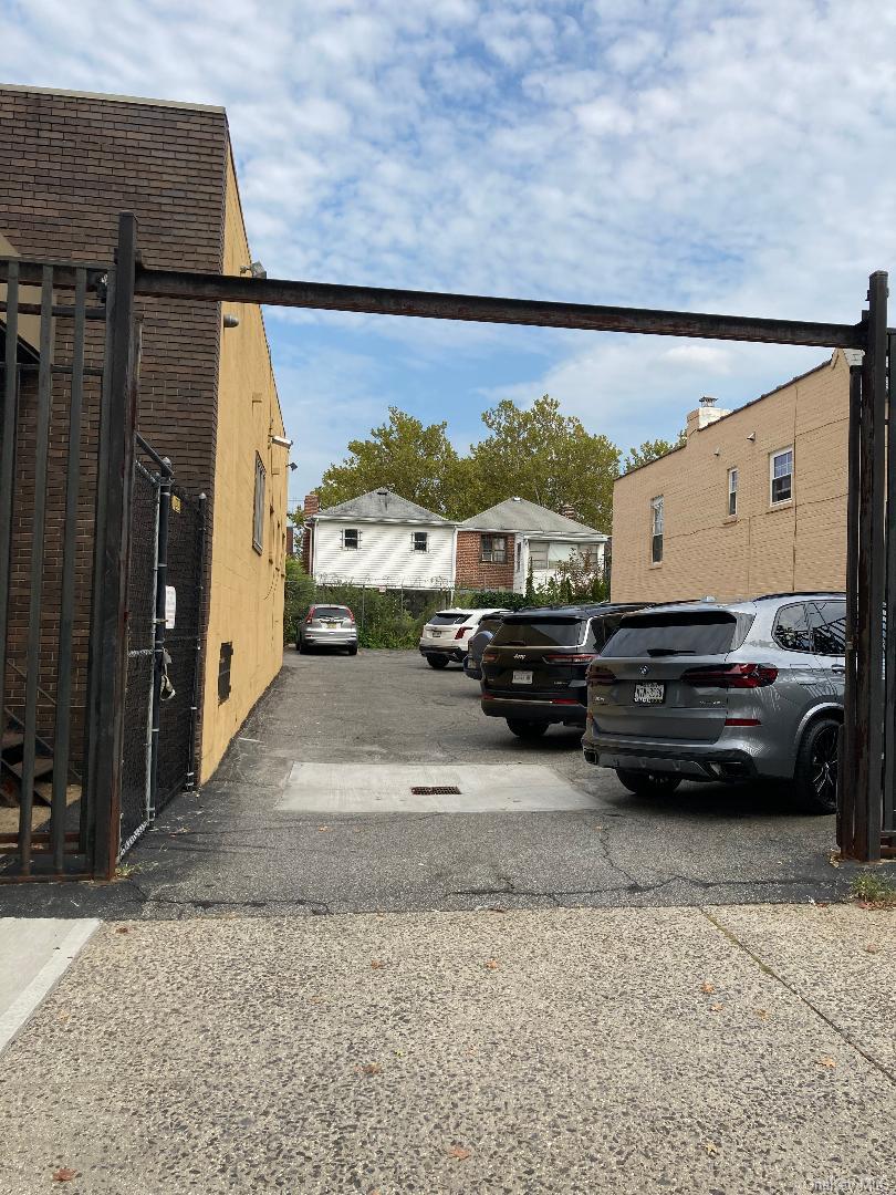 #10 photo, 1120 Morris Park Avenue, Bronx , NY 10461