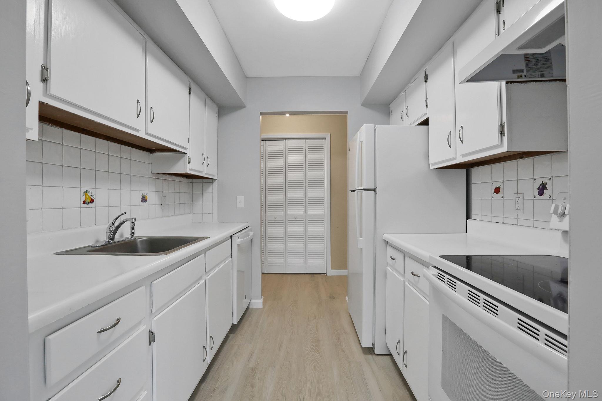 #8 photo, 2104 Cherry Hill Drive, Poughkeepsie , NY 12603