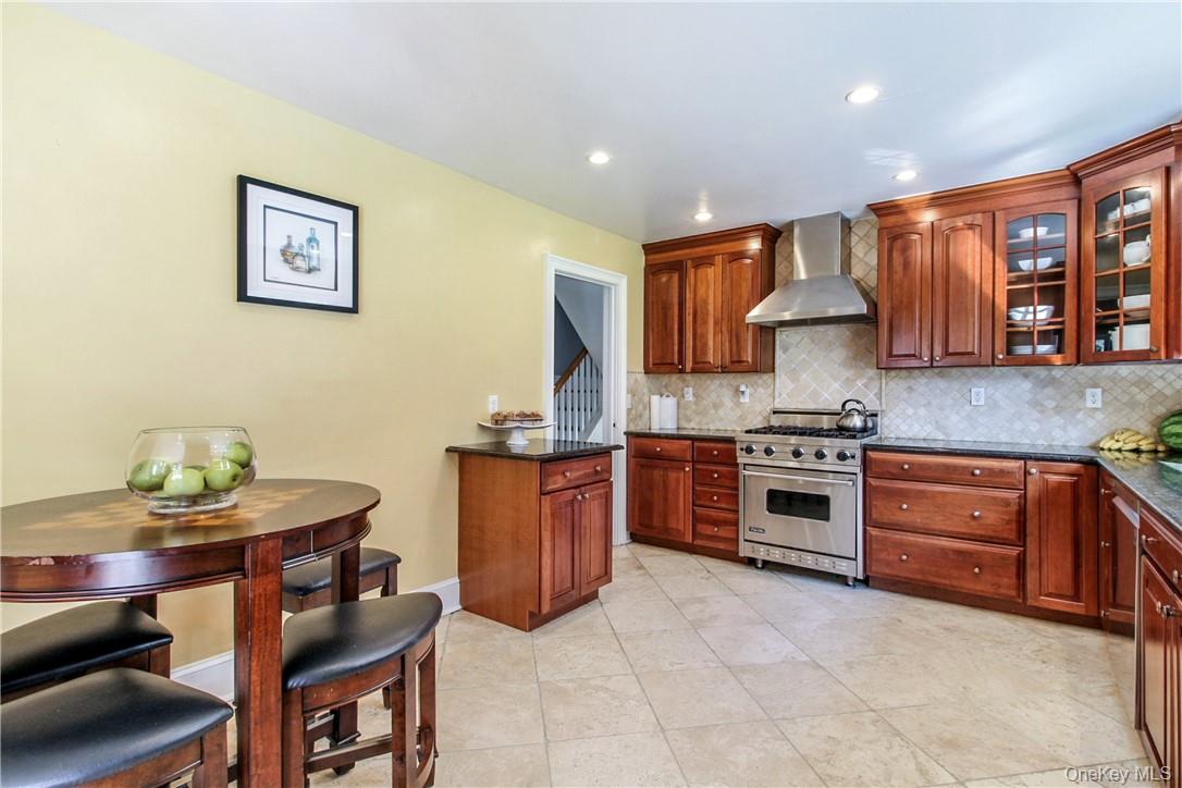 #8 photo, 25 Tamarack Way, Pleasantville , NY 10570