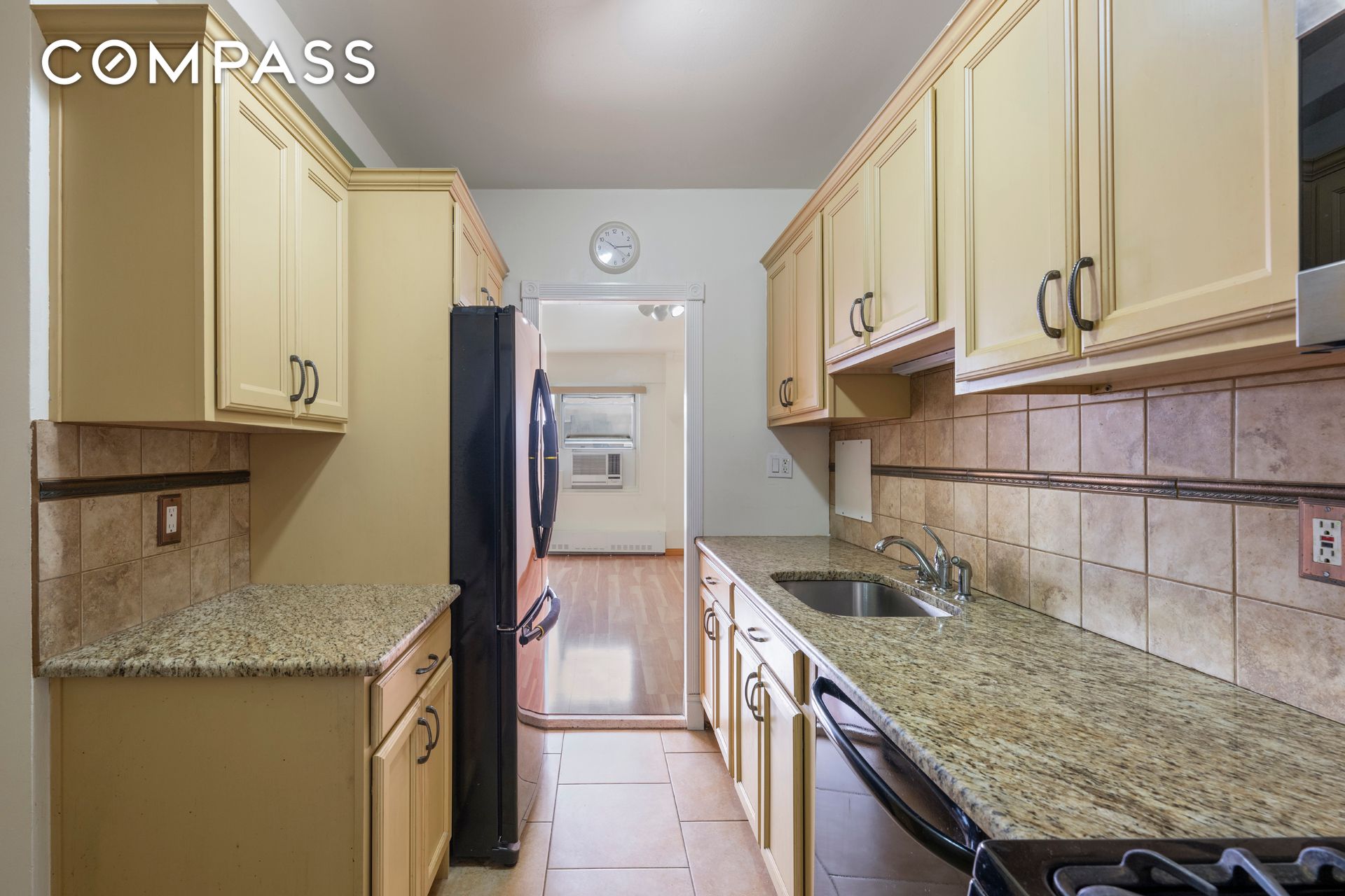 #4 photo, 9 Fordham Hill Oval, University Heights , NY 10468